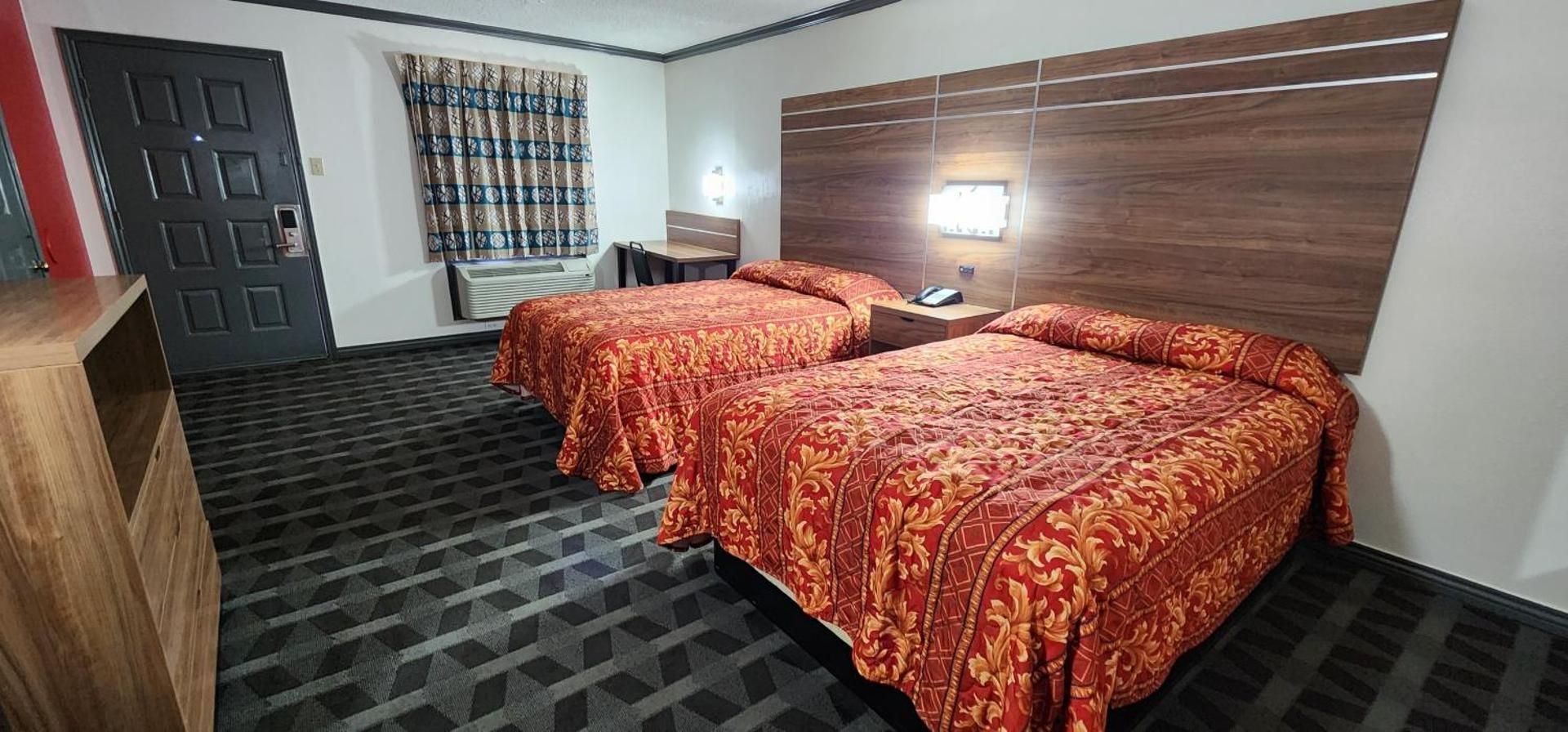 2 Double Beds Nonsmoking