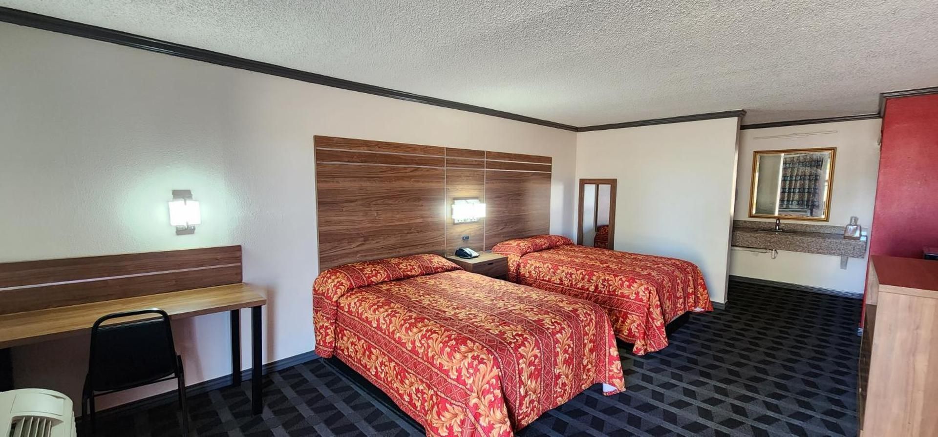 2 Double Beds Nonsmoking
