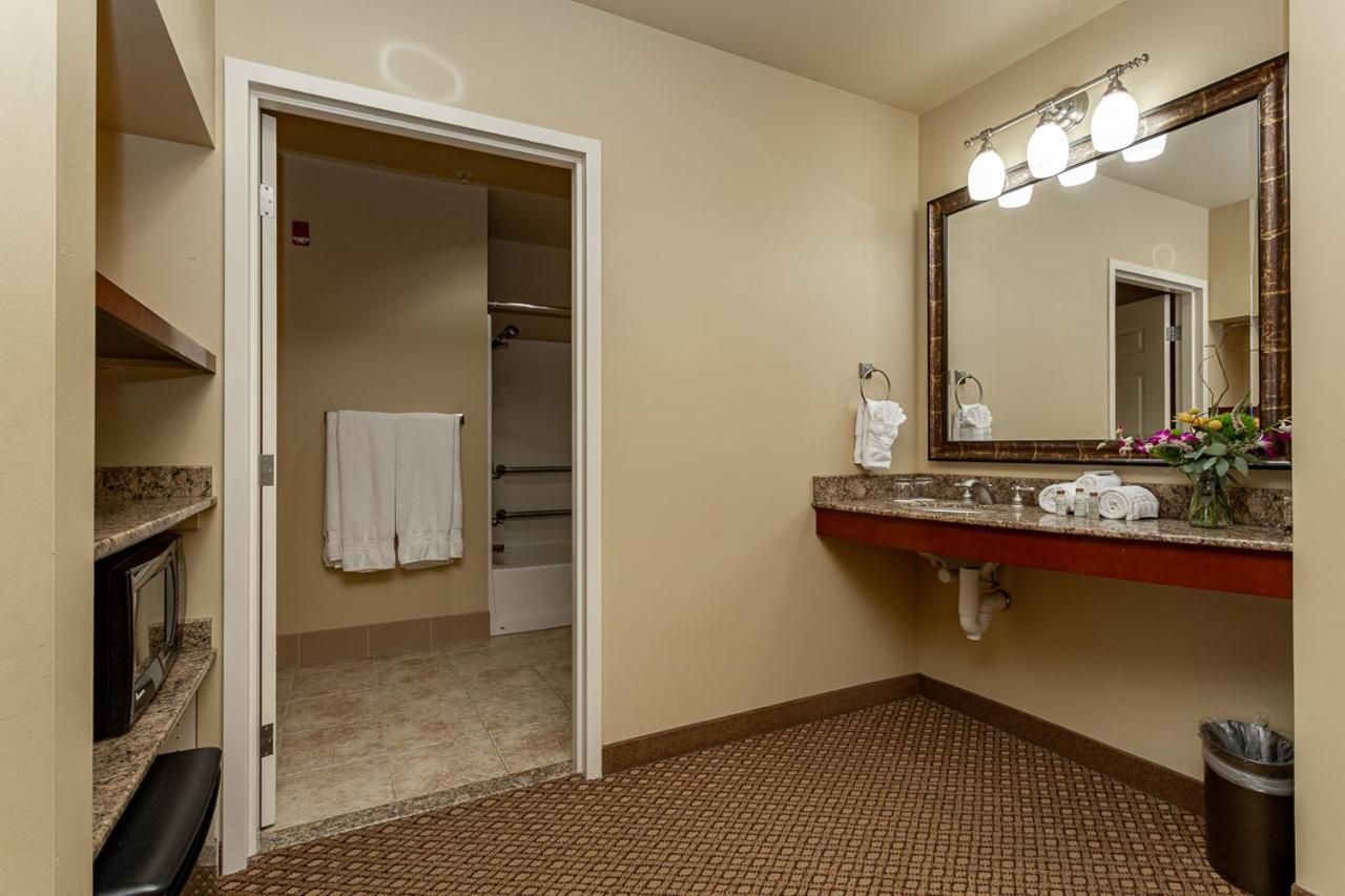 Queen Room with Two Queen Beds - Accessible/Non-Smoking