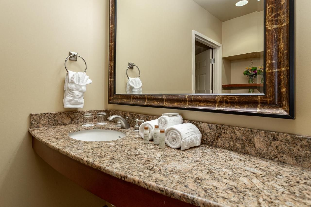 King Room - Accessible/Non-Smoking