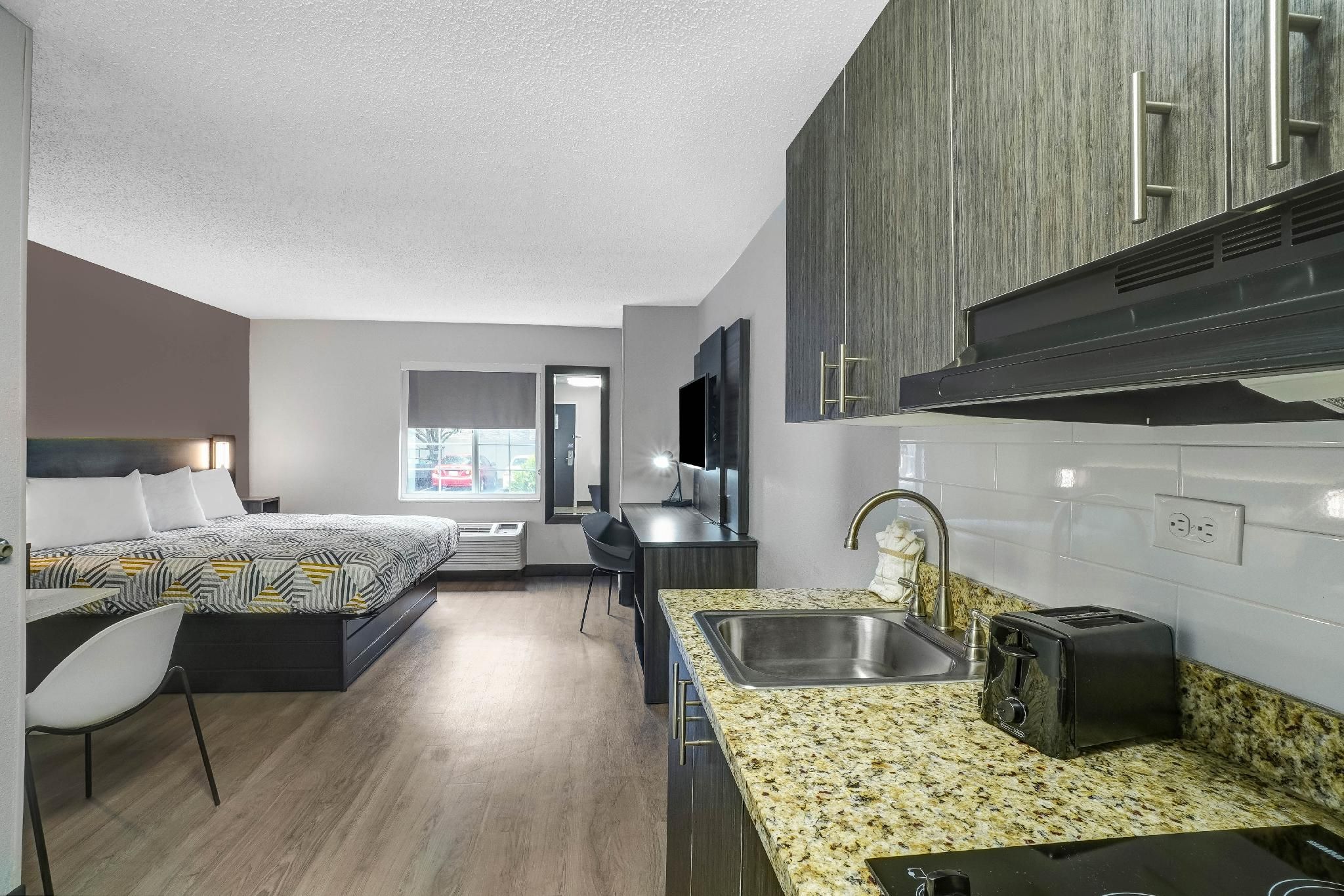 1 King Bed | Suite, Nsmk, Kitchen, Sofa-Bed