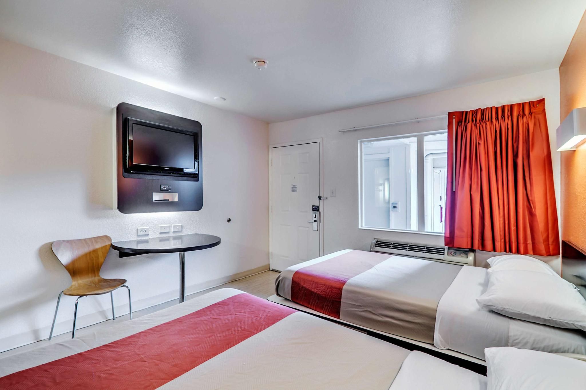 2 Full Beds | Non-Smoking