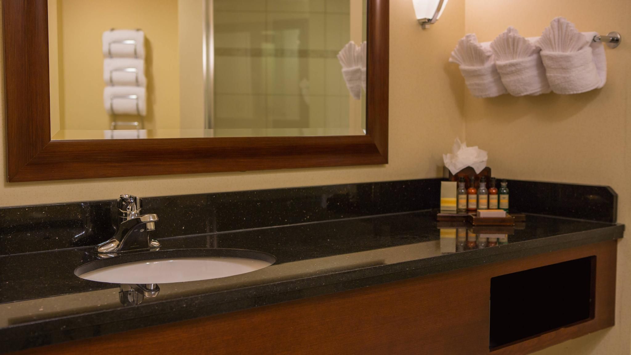 Concierge lounge access, Guest room, 2 Double