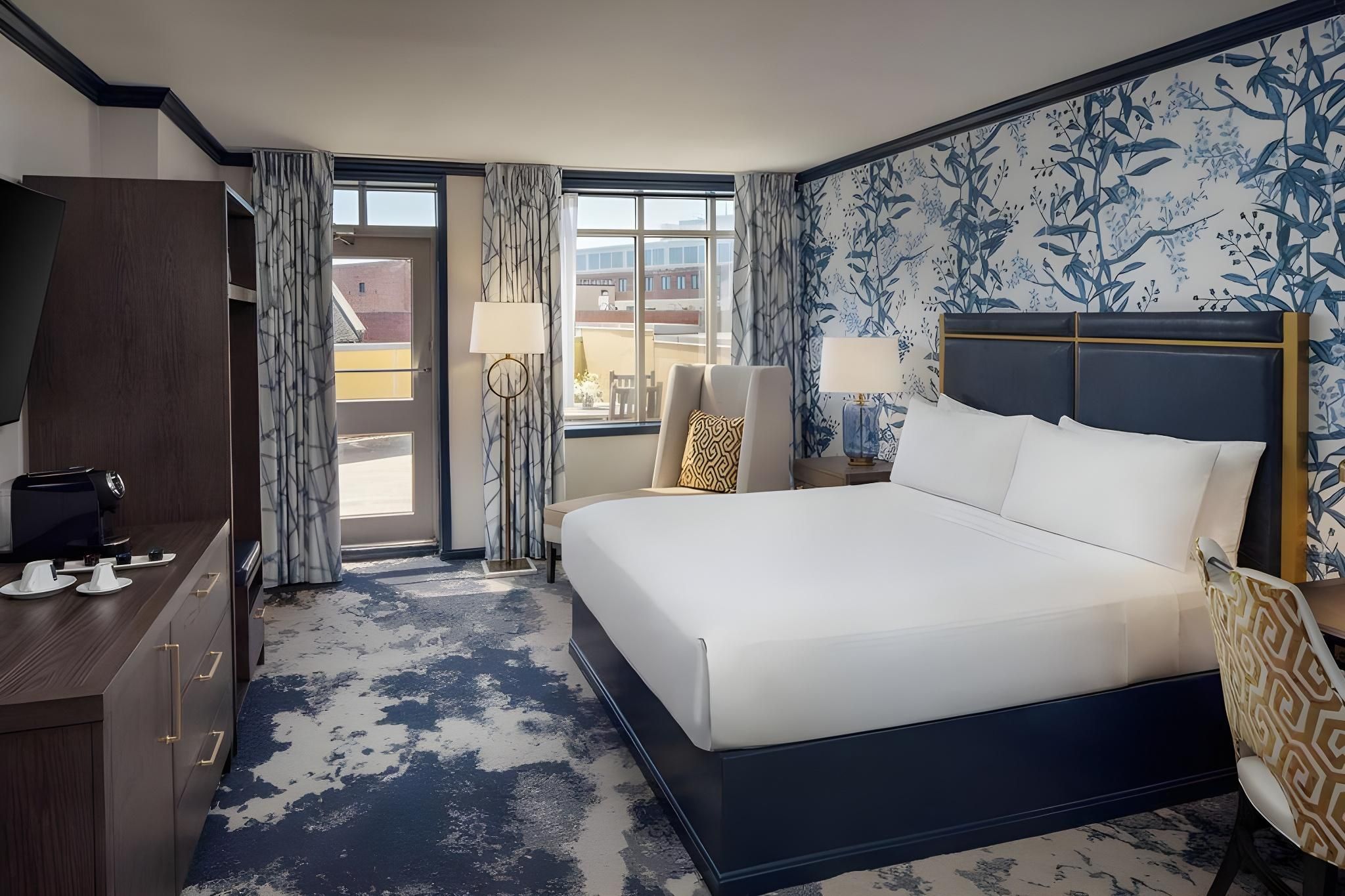 1 King Bed