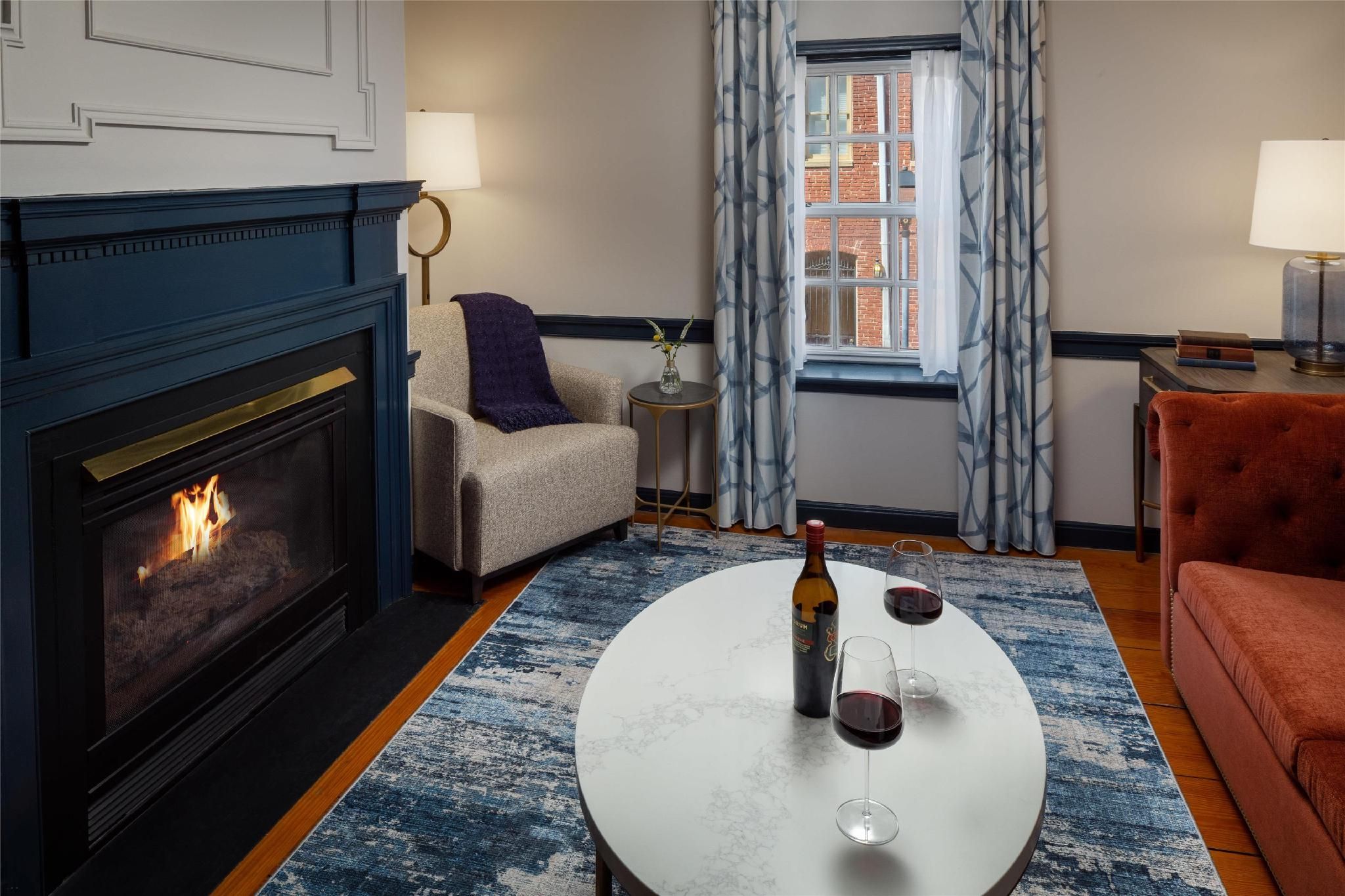 1 King 1 Bdrm Presidential Suite Bi-Level