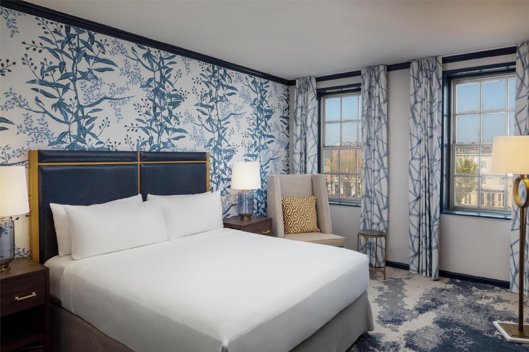 1 King Bed Hearing Accessible