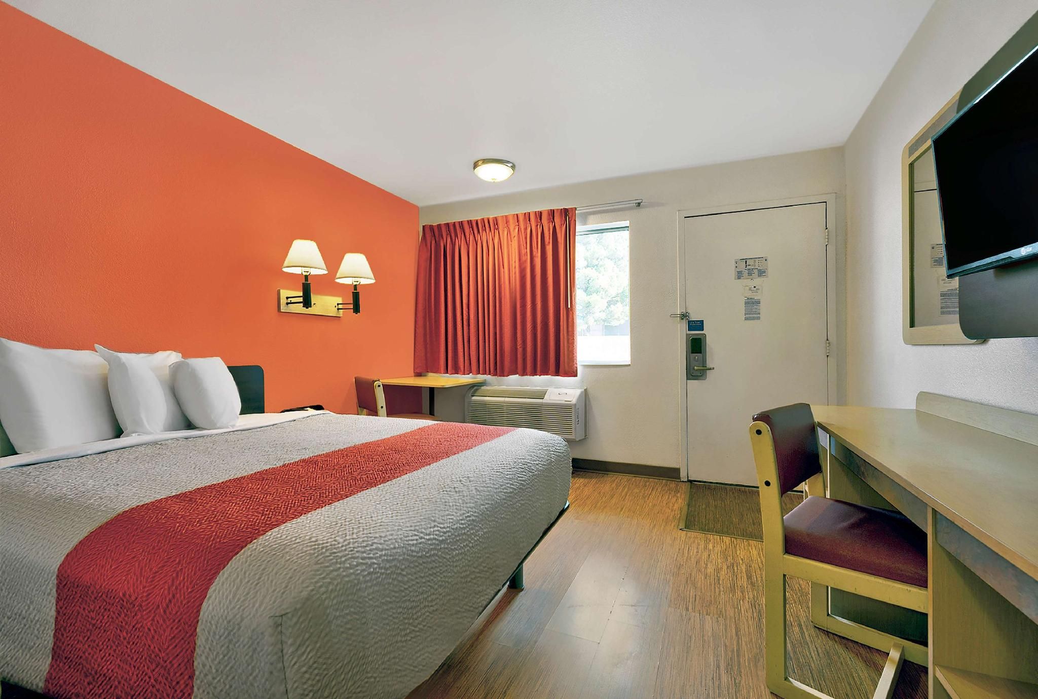 1 Queen Bed | Non-Smoking, Micfridge