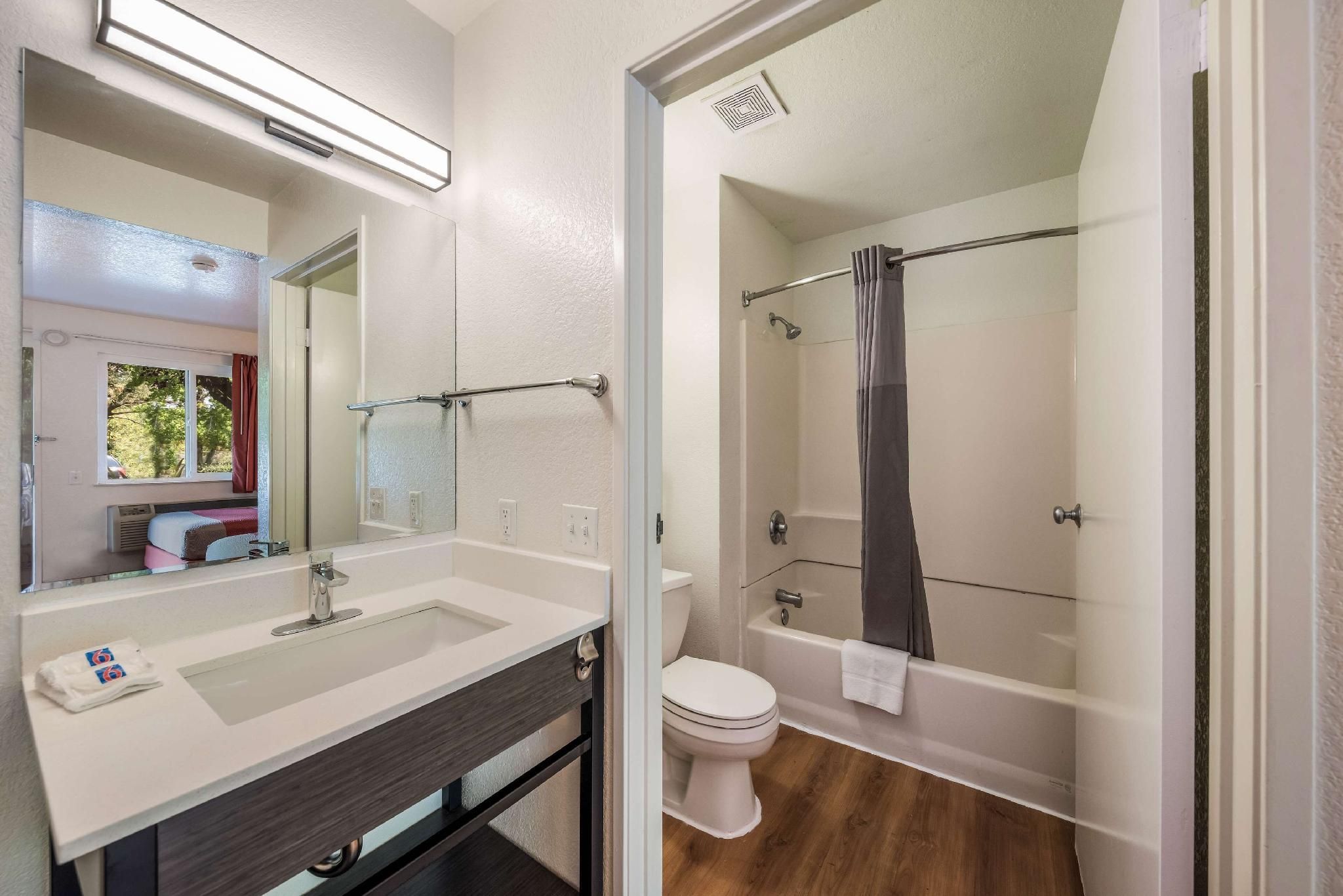 Deluxe Queen Room with Two Queen Beds