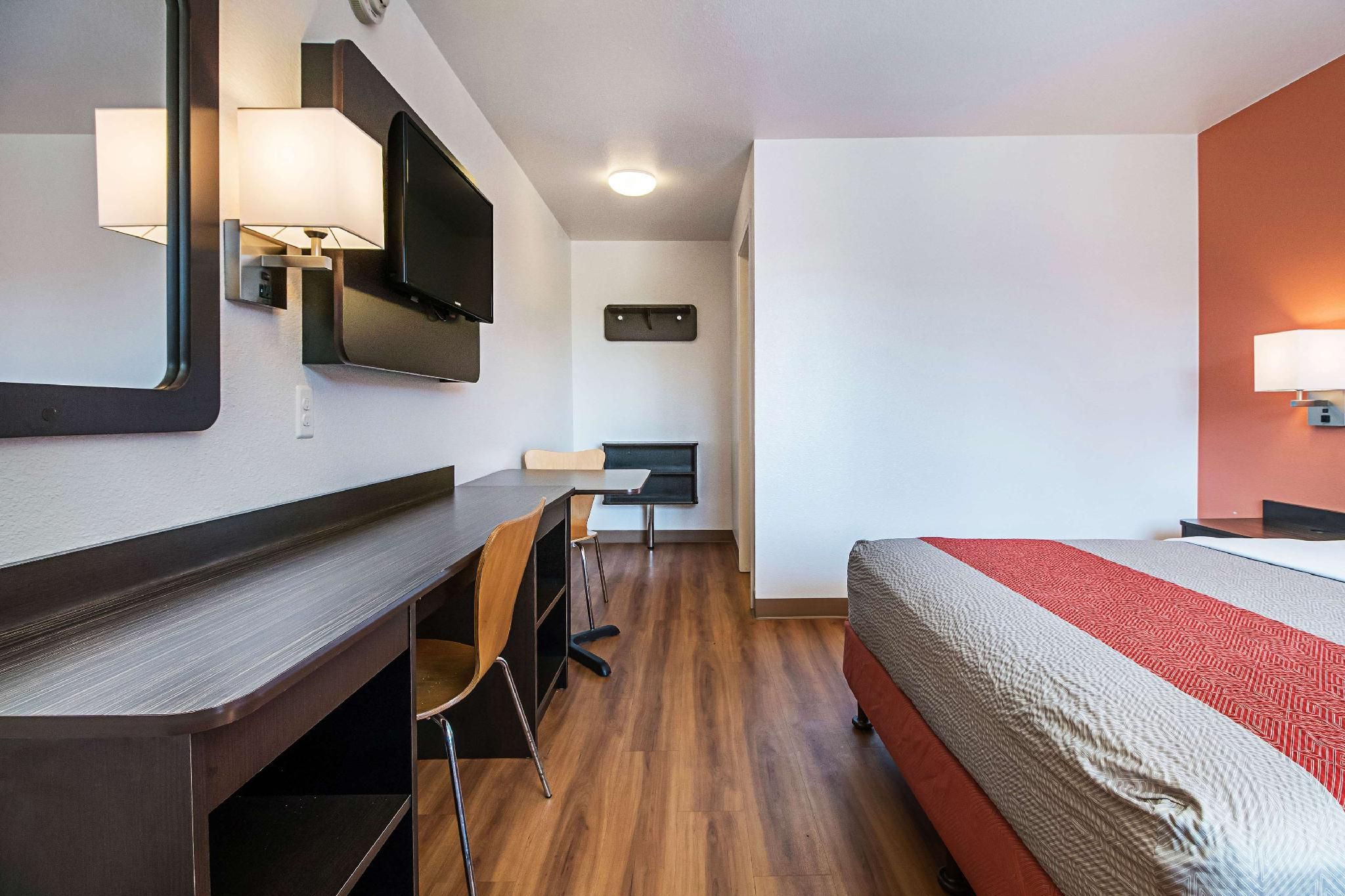 1 Full Bed | ADA/Tub