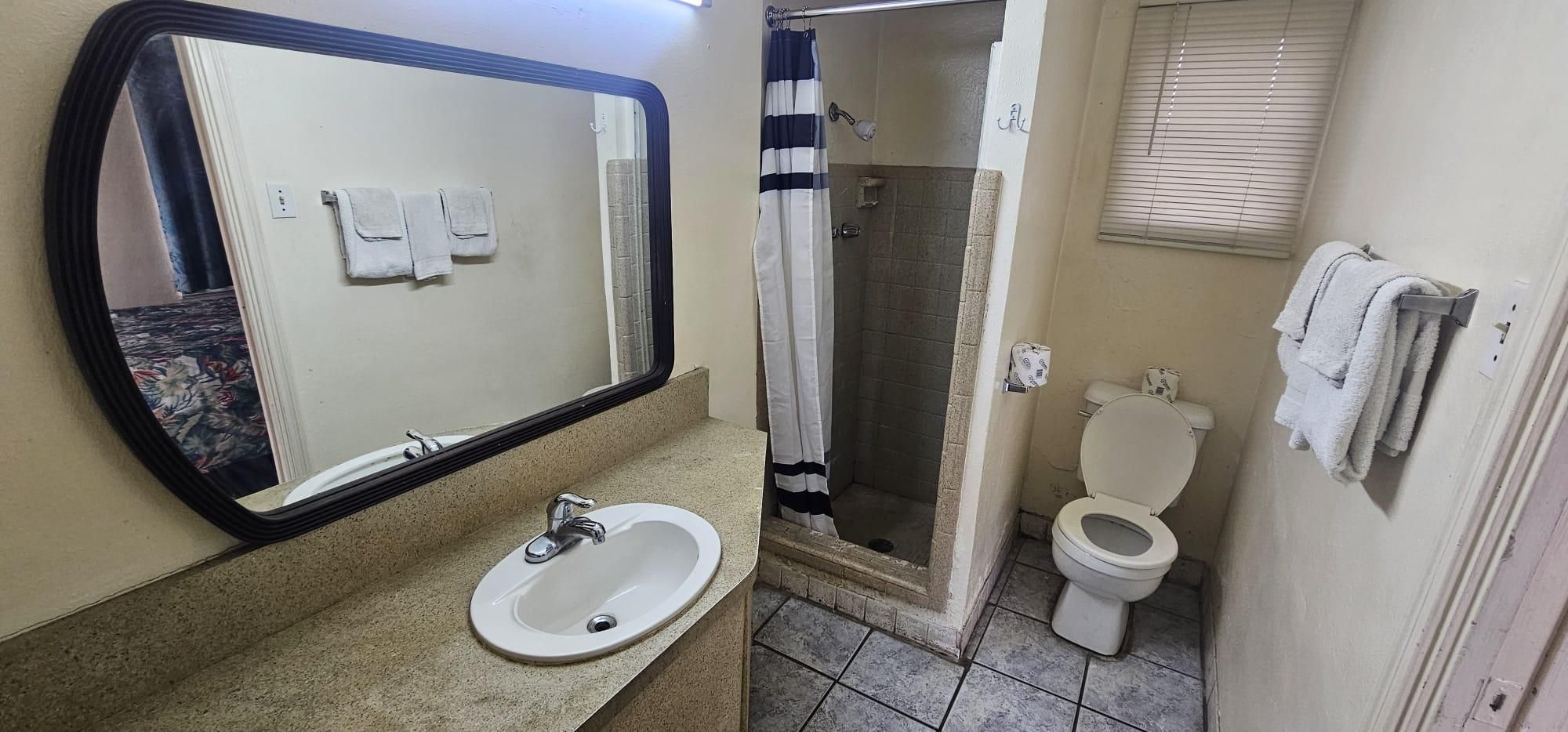 Queen Bed with Kitchenette Non - Smoking