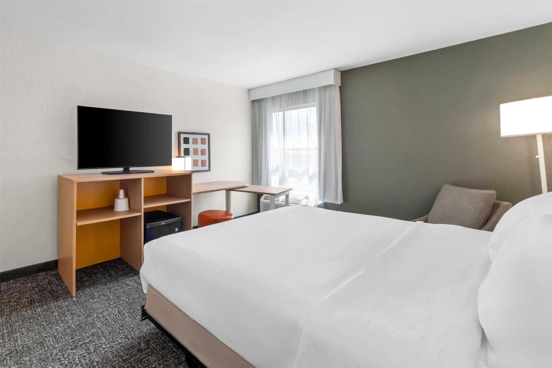 Spark by Hilton Corpus Christi Southeast 1 King Bed  2