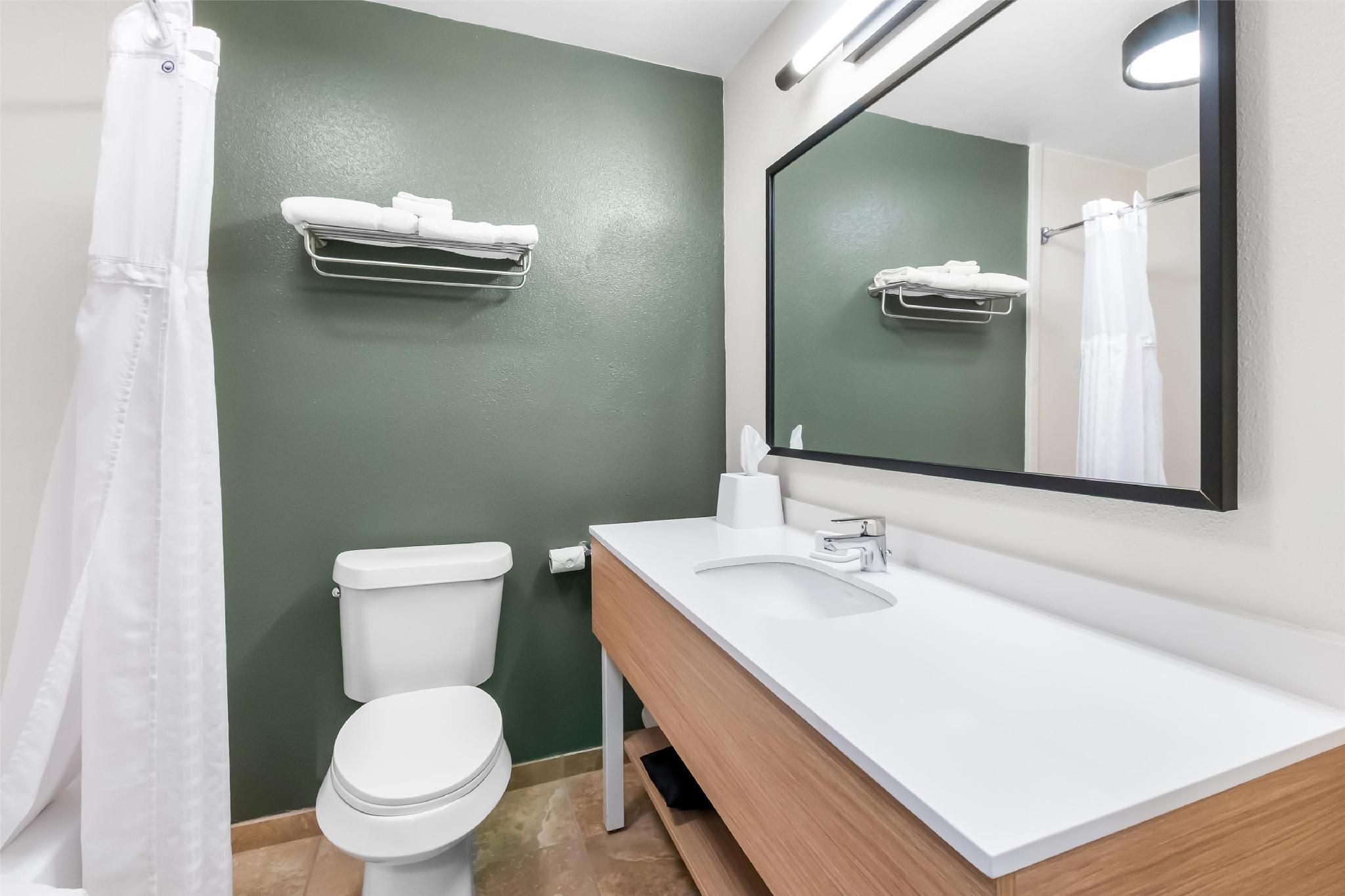 Spark by Hilton Corpus Christi Southeast 1 King Bed  3