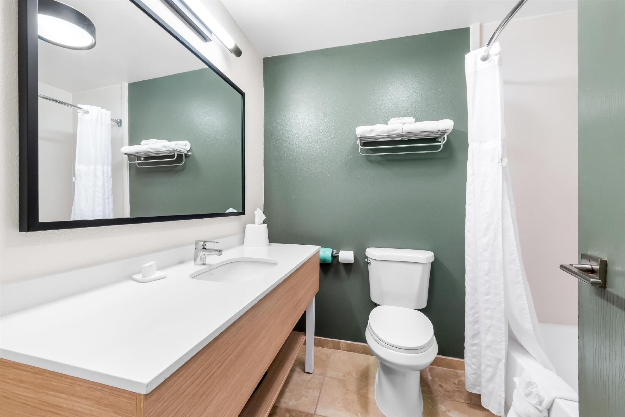 Spark by Hilton Corpus Christi Southeast 1 KING BED WITH SOFABED 3