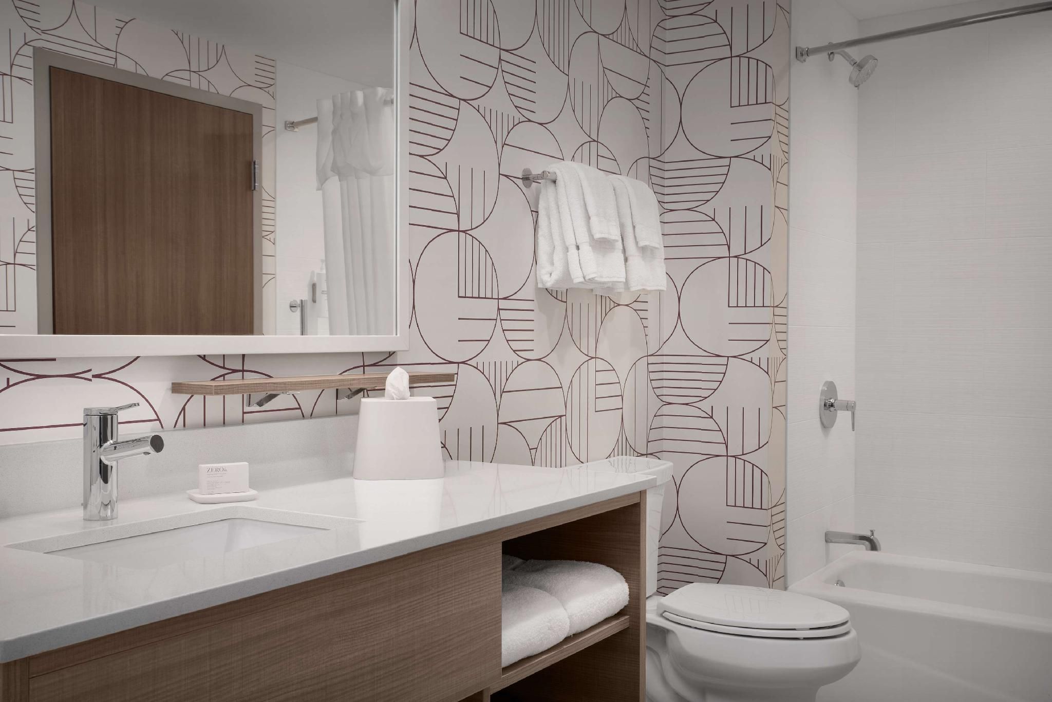 2 Queen Beds Studio Suite