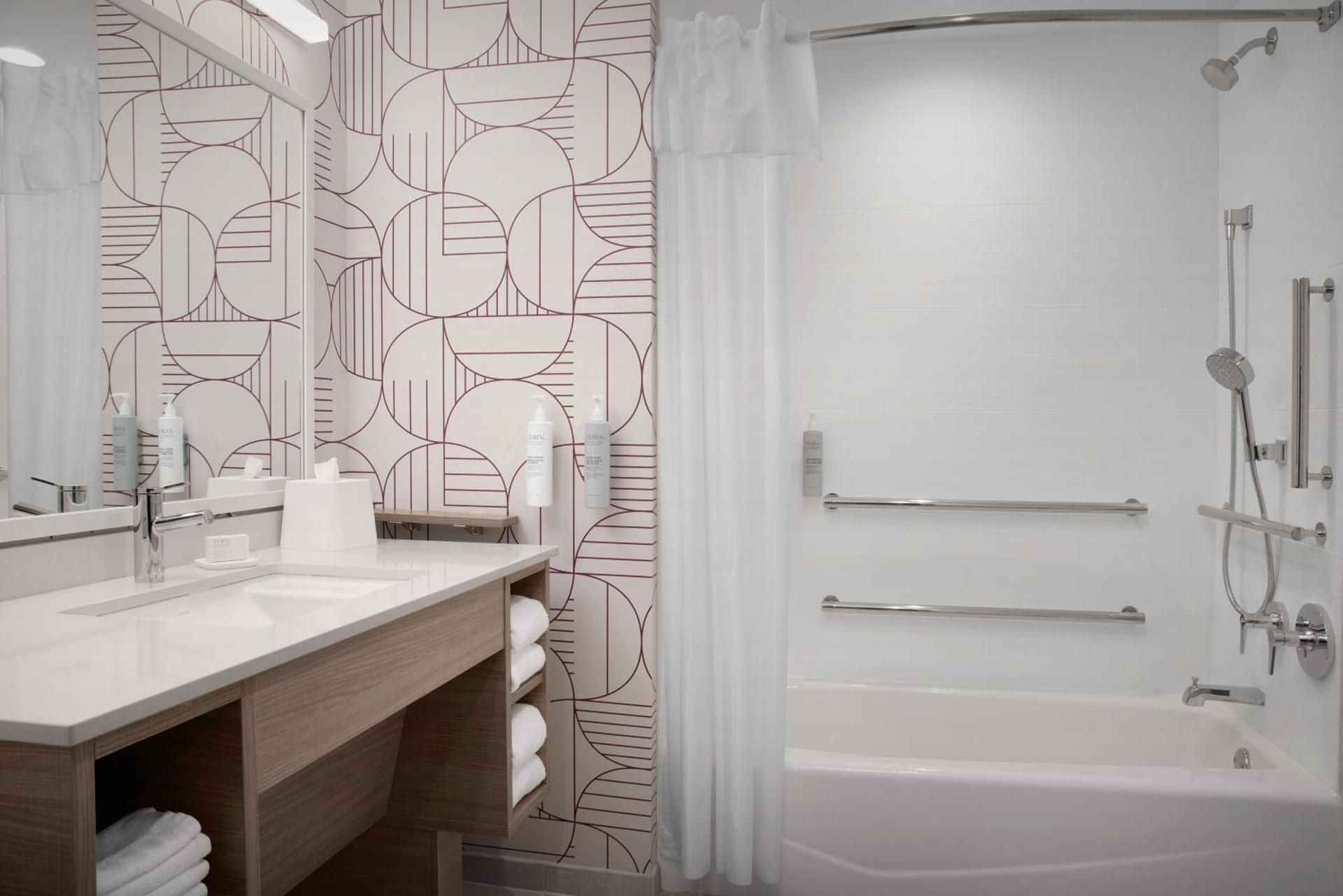 2 Queen Mobility Accessible Tub Studio Suite