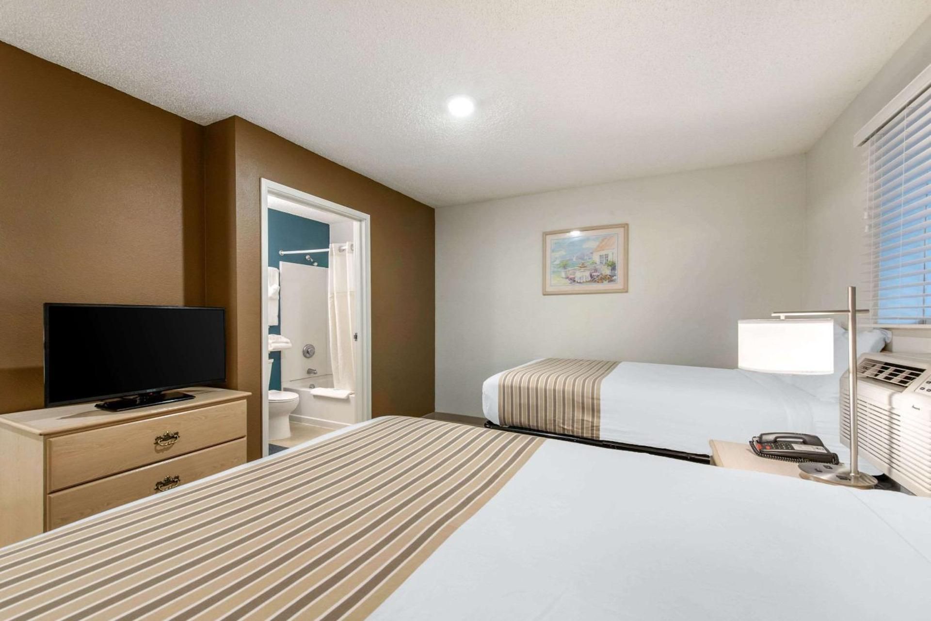 Double Room with Two Double Beds - Non-Smoking