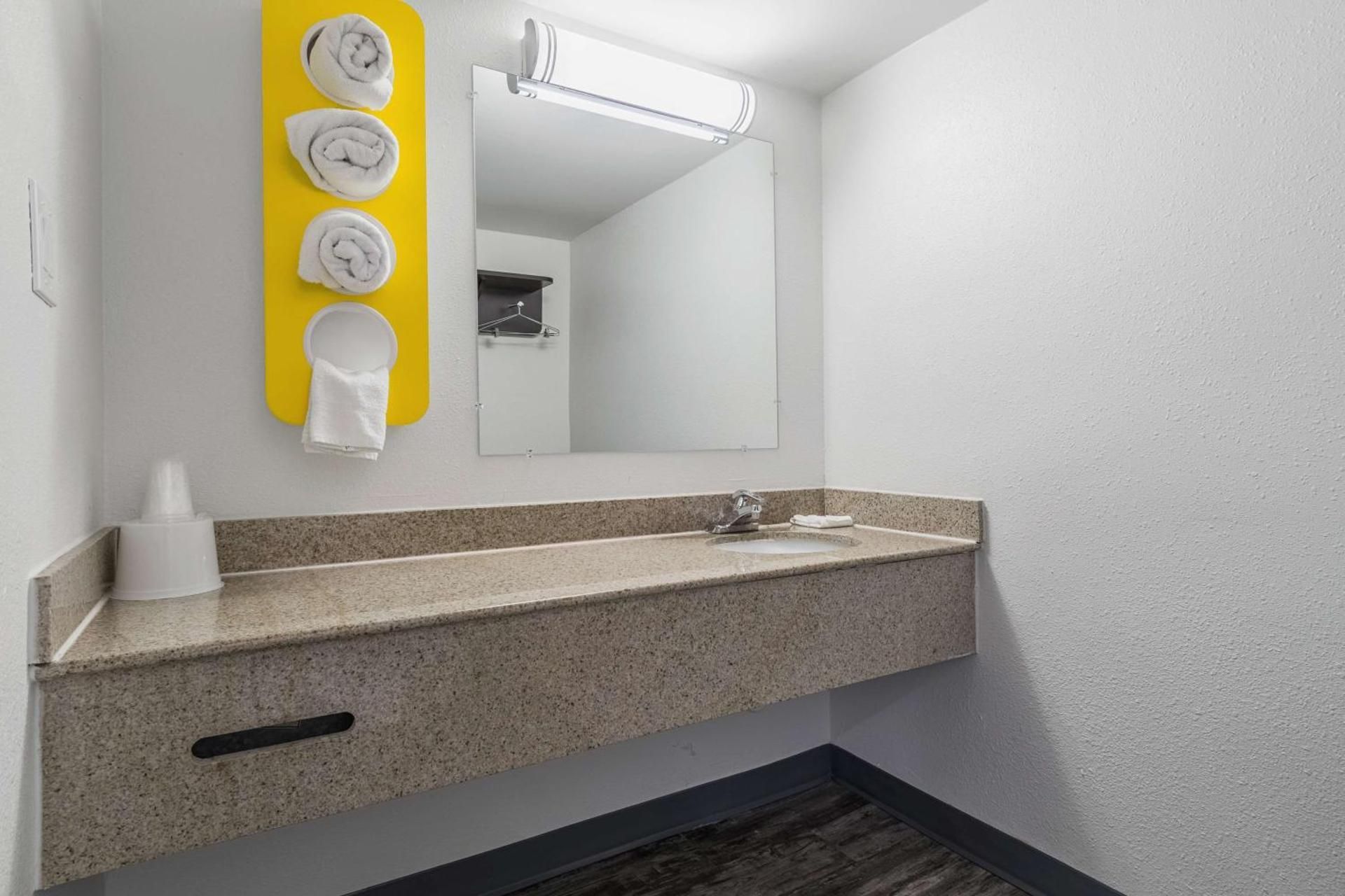 King Room - Non-Smoking