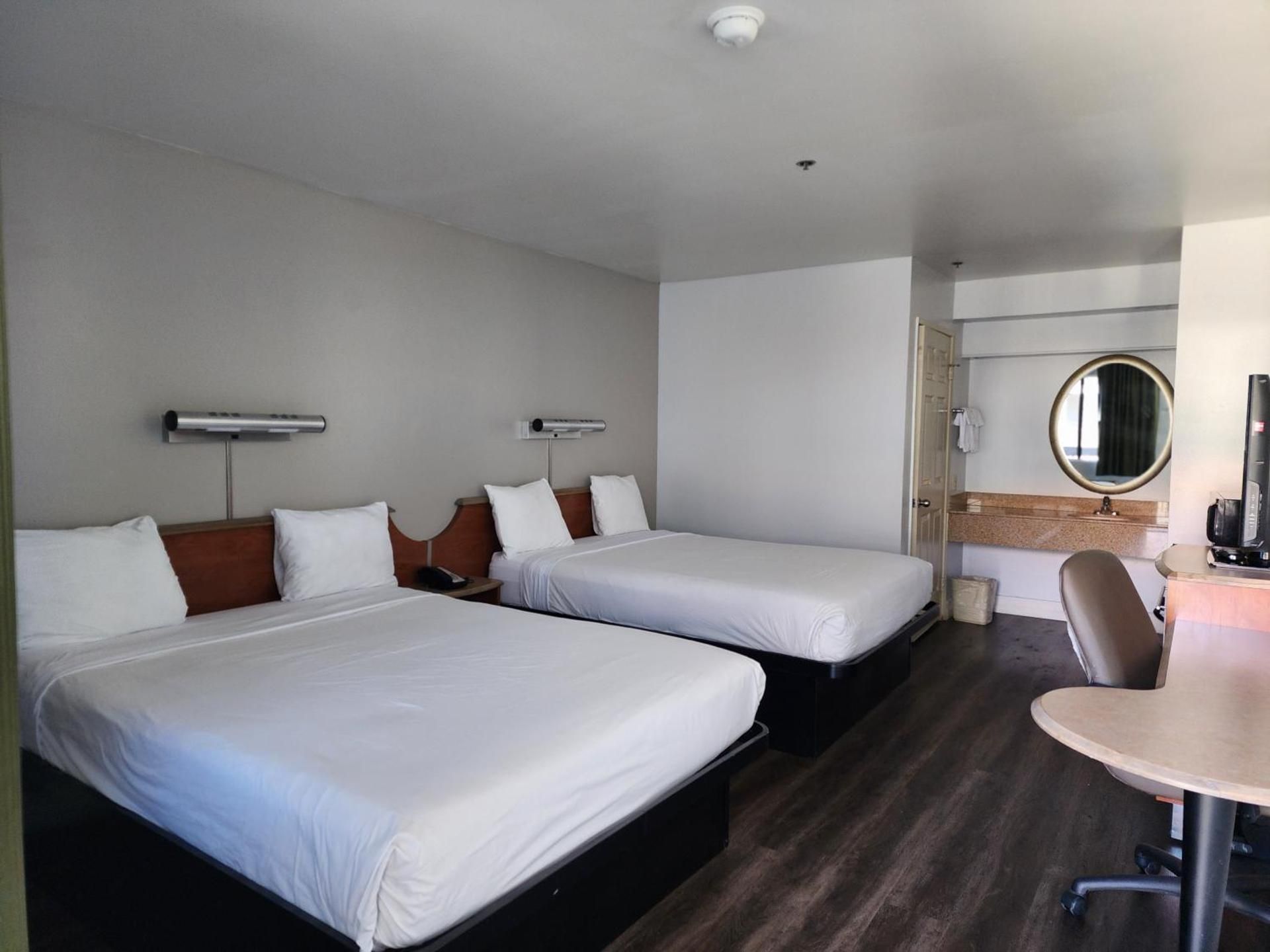 2 Queen Beds | Non-Smoking, Micfridge