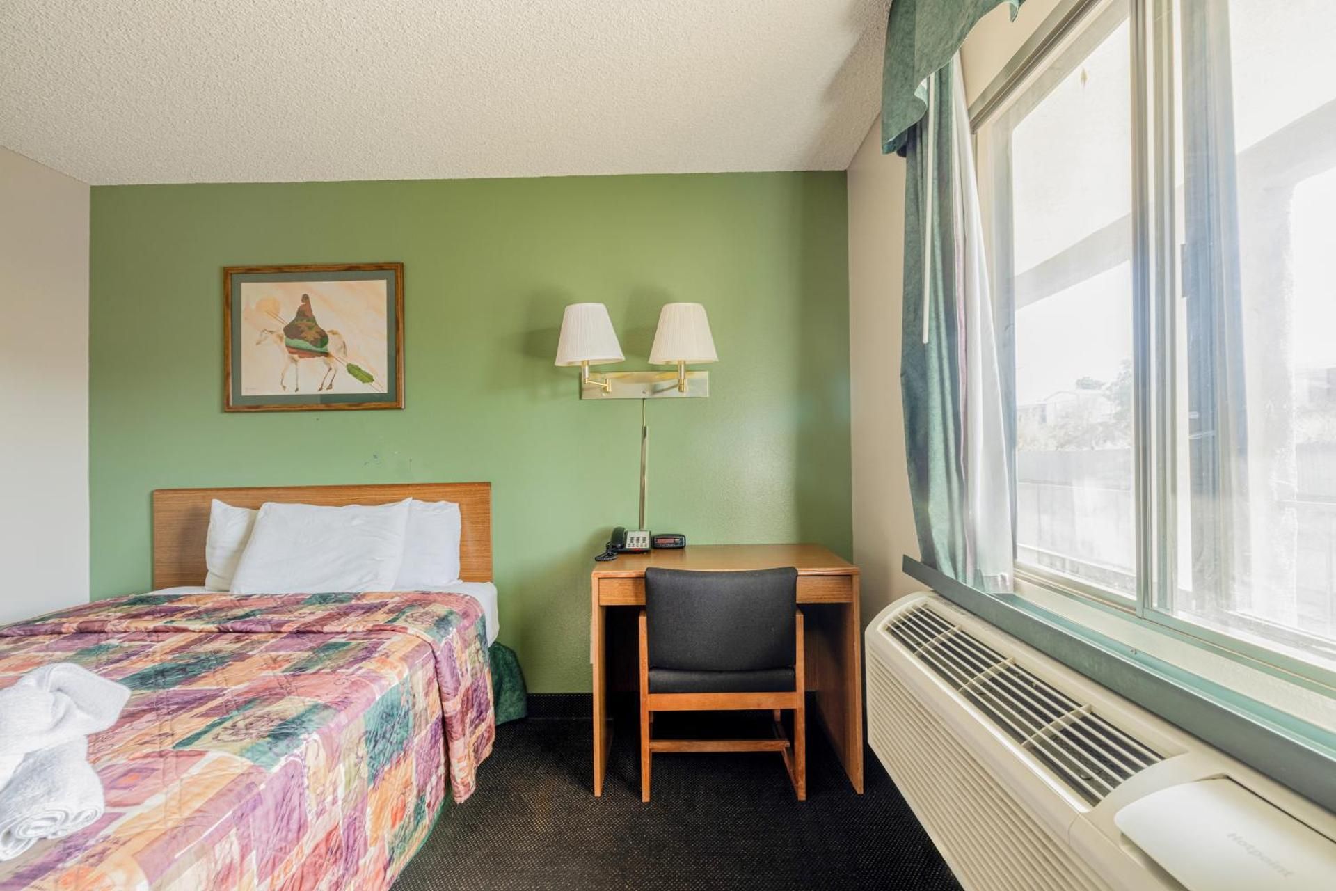 Townhouse Barstow Route 66 One Queen Deluxe, Non-Smoking 2