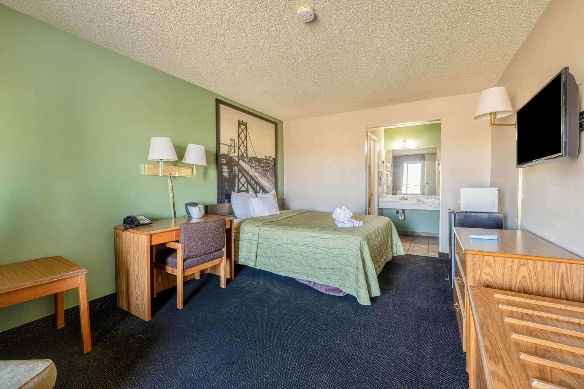 Townhouse Barstow Route 66 Deluxe King Bed Non smoking 2