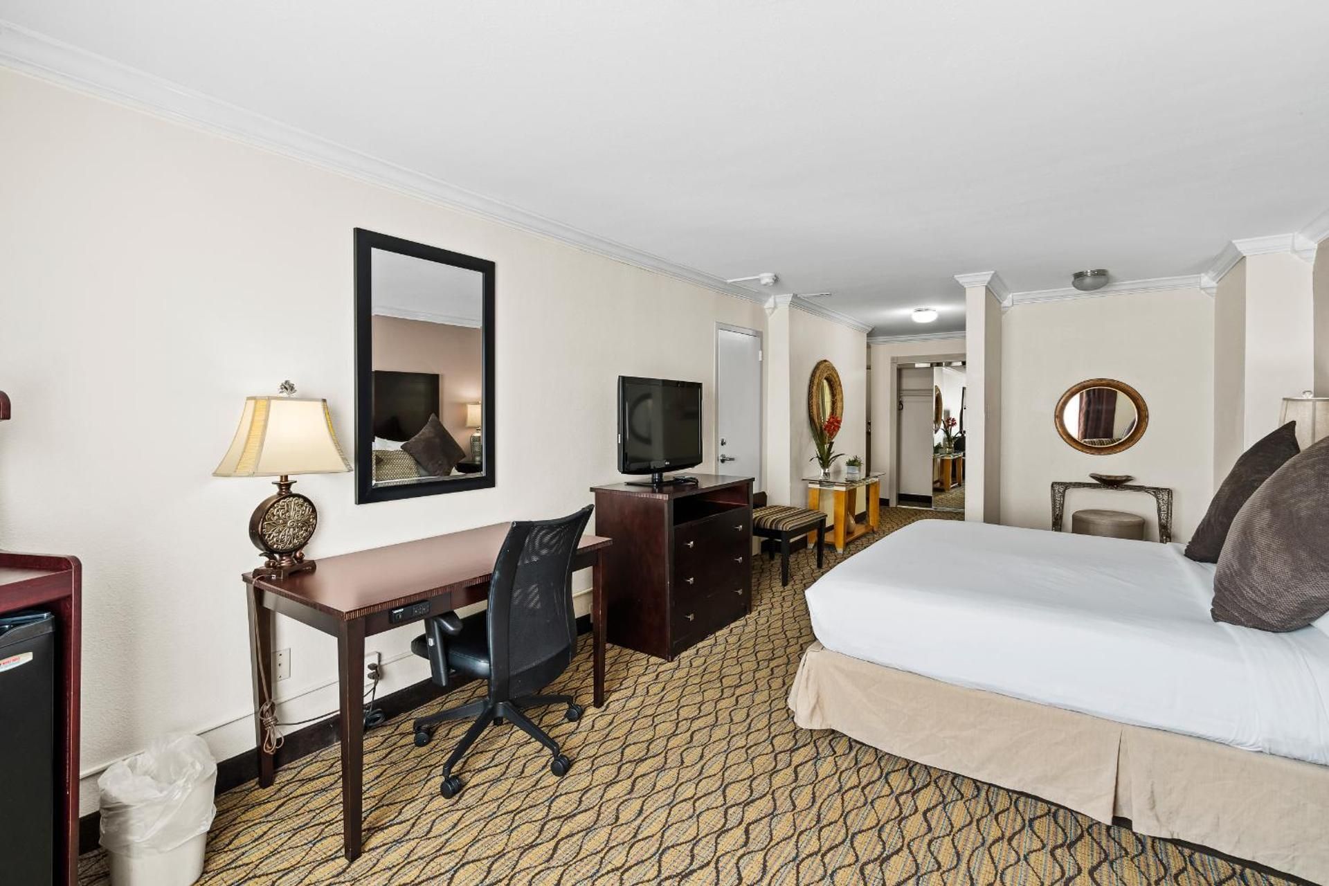 Junior Suite King Bedroom