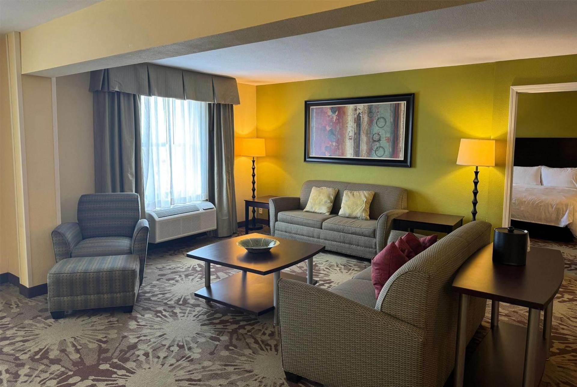Hotel Gurnee 1 King Bed and 2 Double Beds, 2-Bedroom, Presidential Suite, Non-Smoking 3