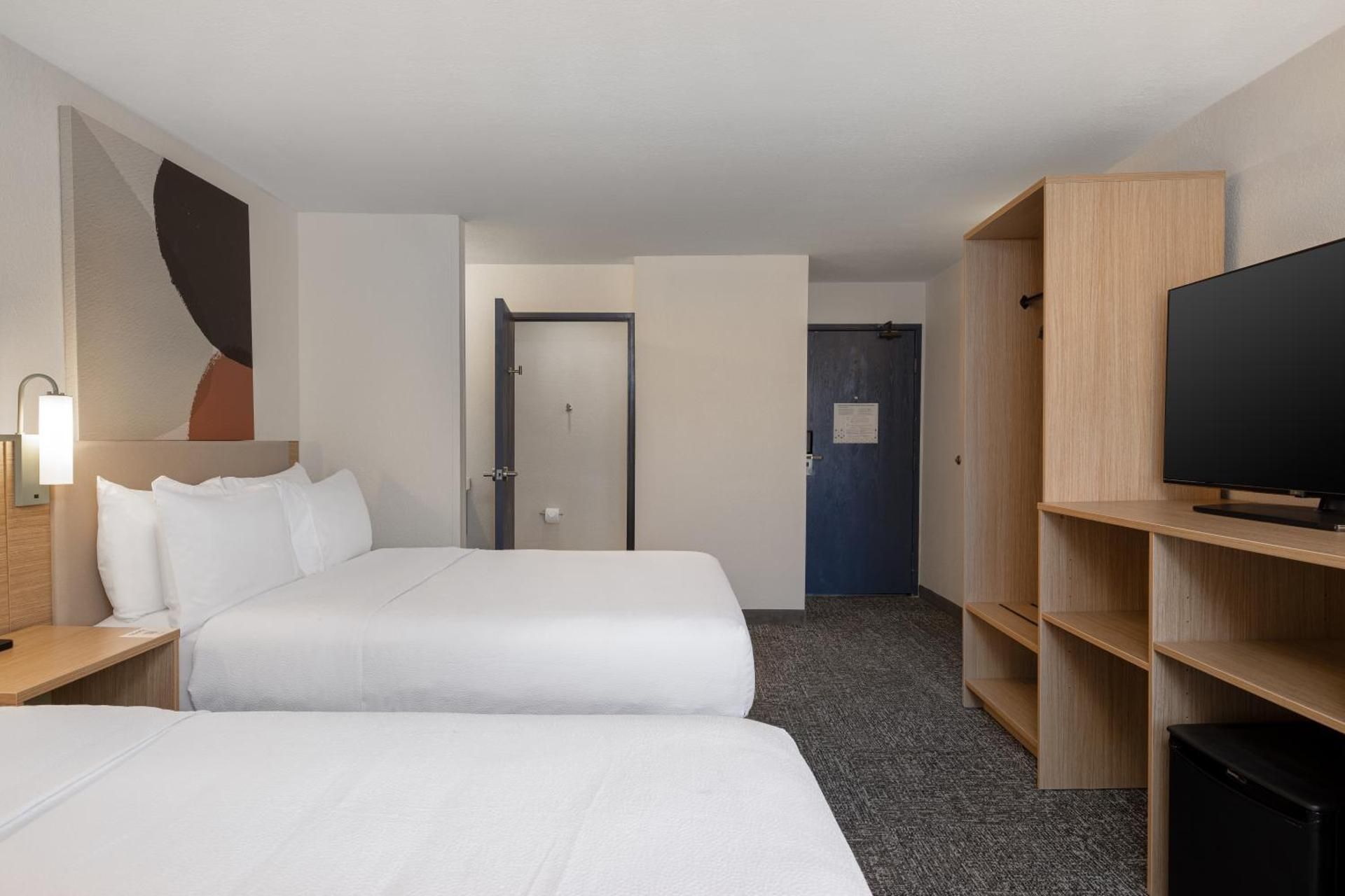 2 Queen Beds Hearing Accessible