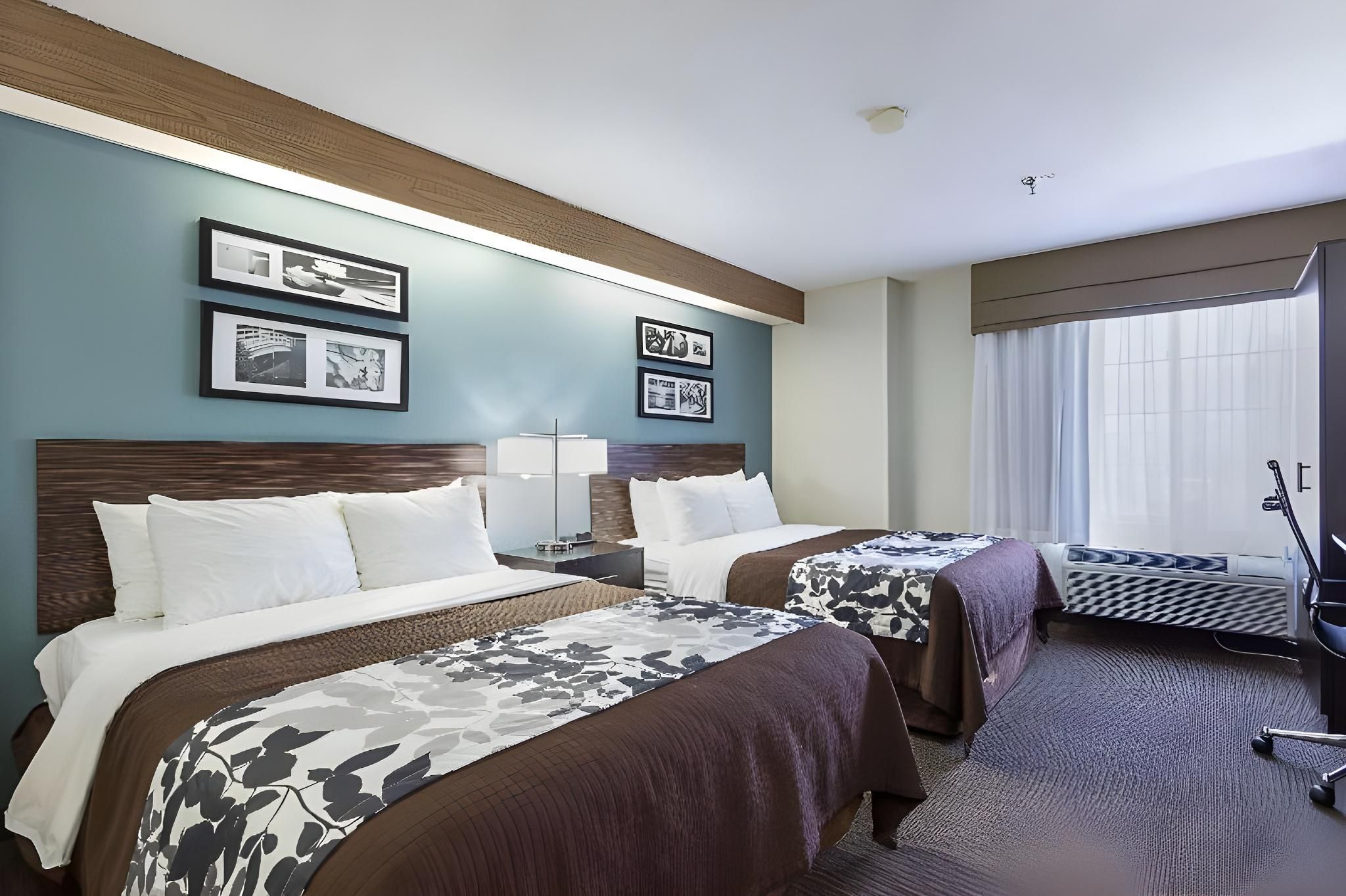 2 Queen Beds