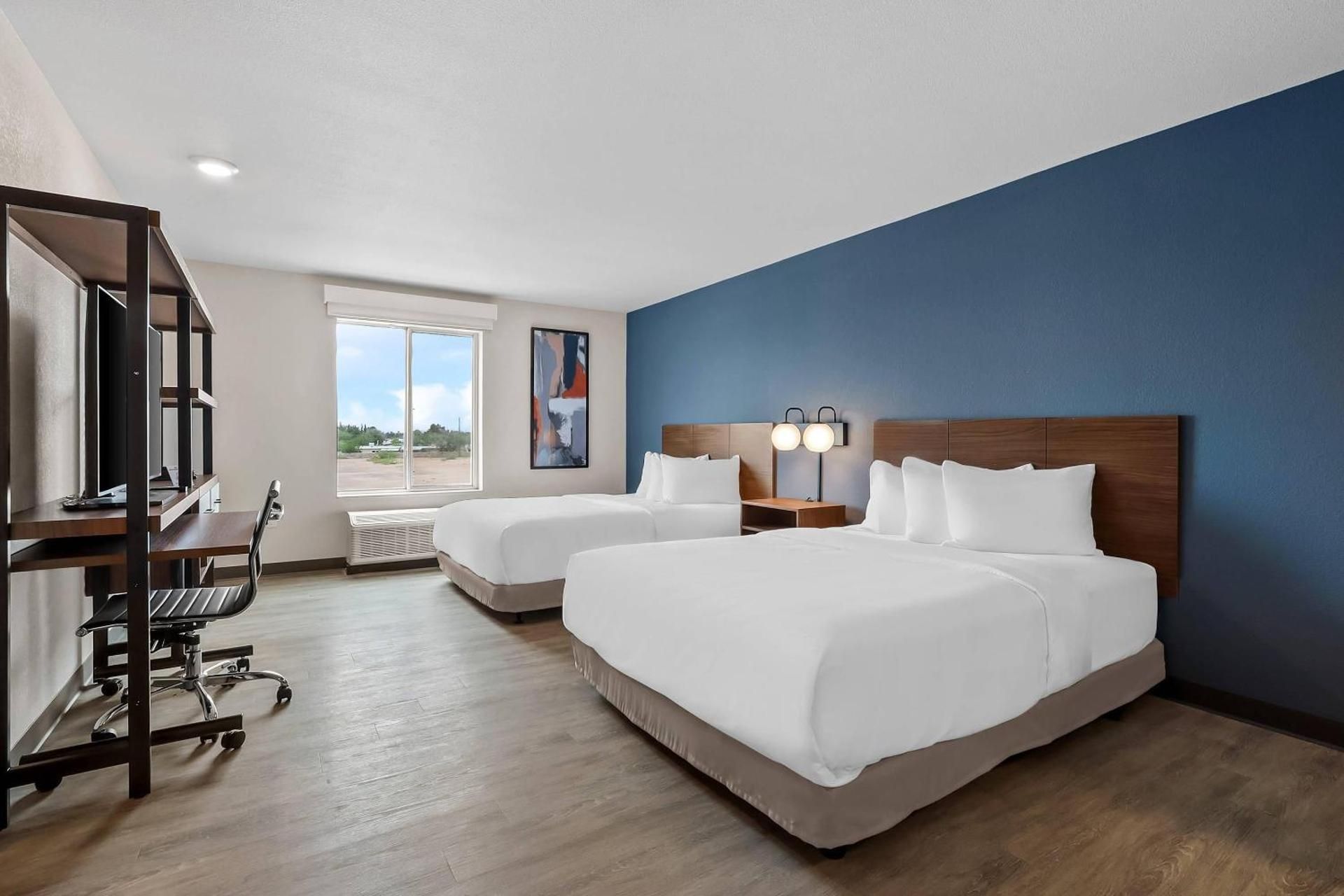 Queen Suite with Two Queen Beds and Roll-In Shower - Disability Access/Non Smoking