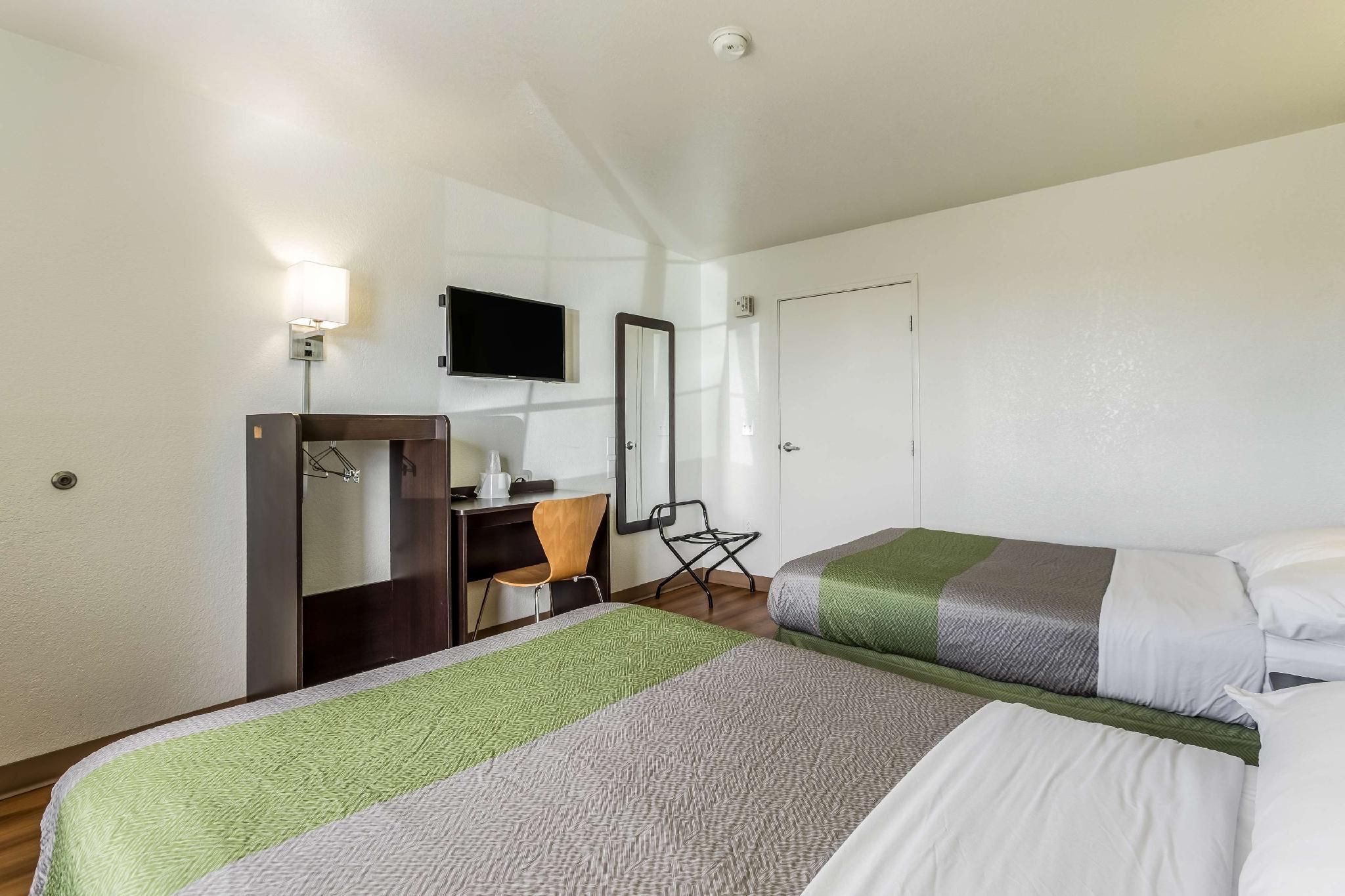 2 FULL BEDS |