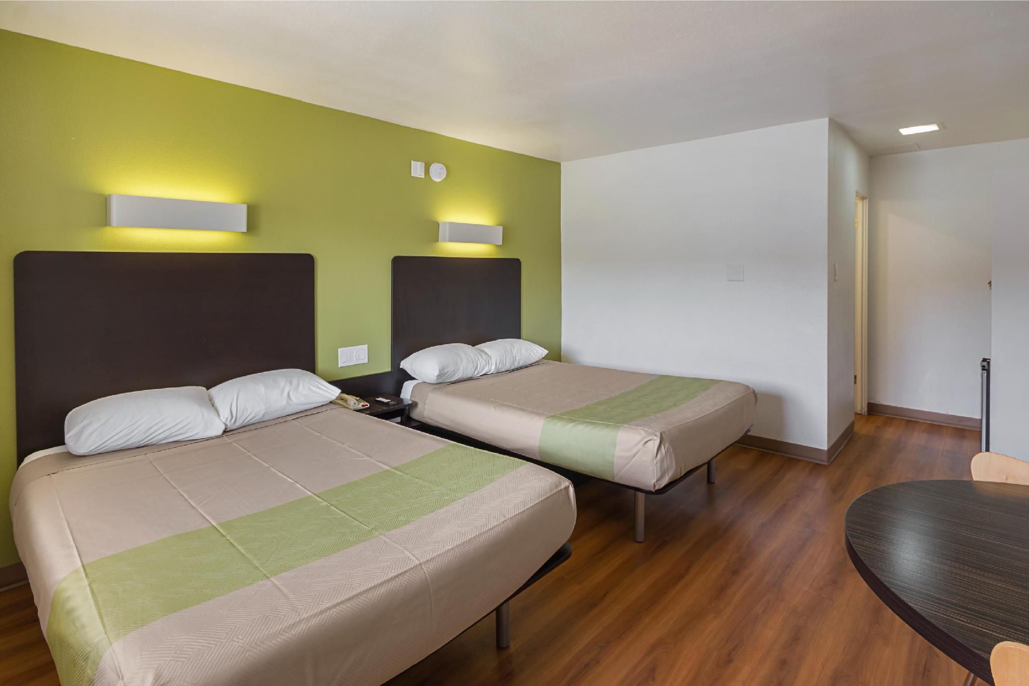 2 Full Beds | Smoking, Micfridge
