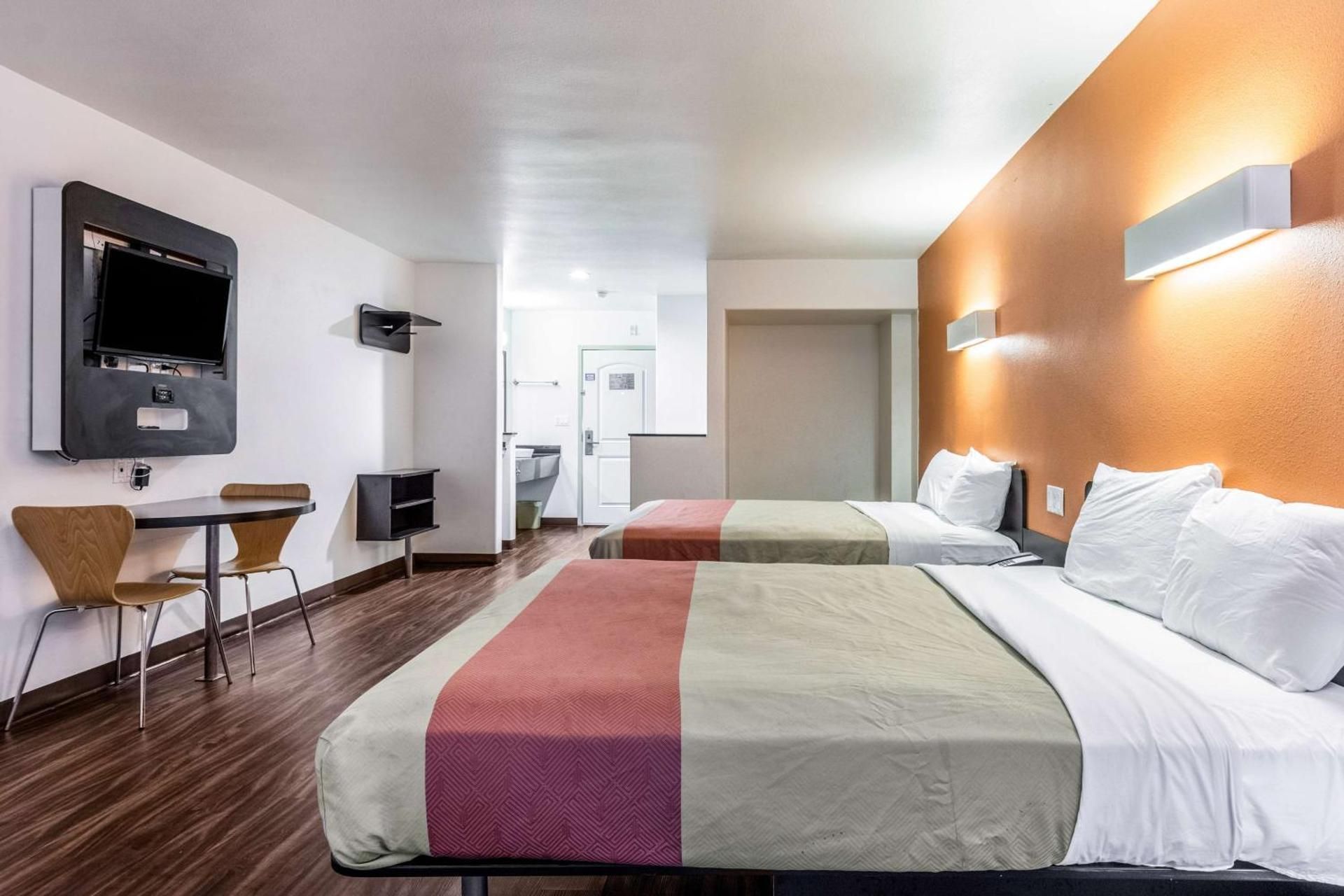 Deluxe Queen Room with Two Queen Beds - Non-Smoking
