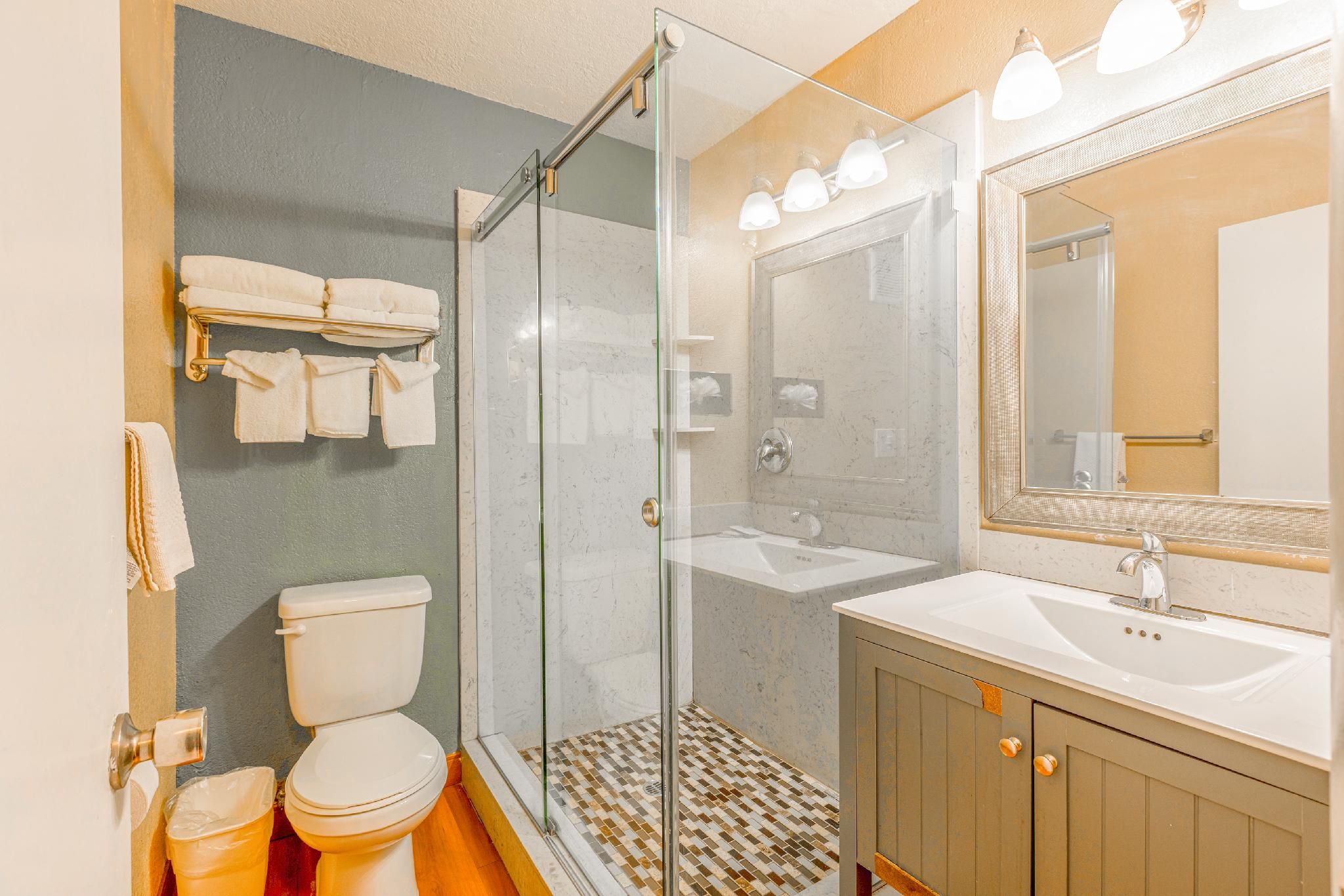 Hotel Avenida - Oceanside Camp Pendleton 2 Full Beds Non-Smoking 3