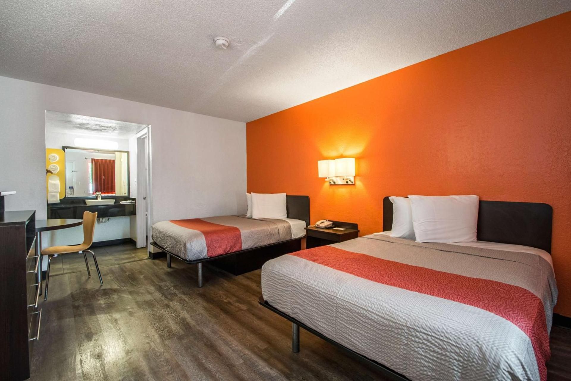 2 Full Beds | Non-Smoking