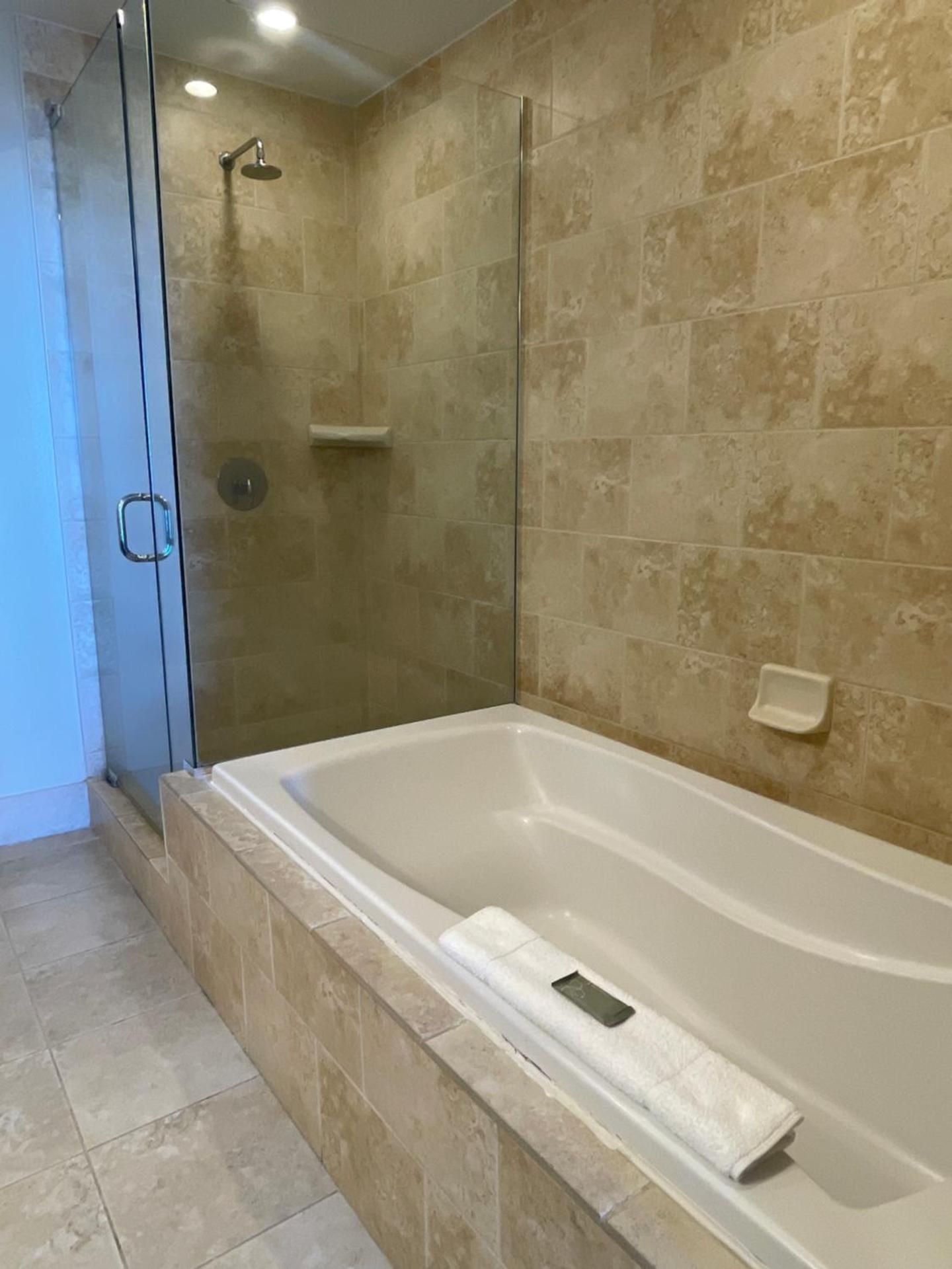 Two-Bedroom Suite with Ocean View with 1 and 1/2 Bath 