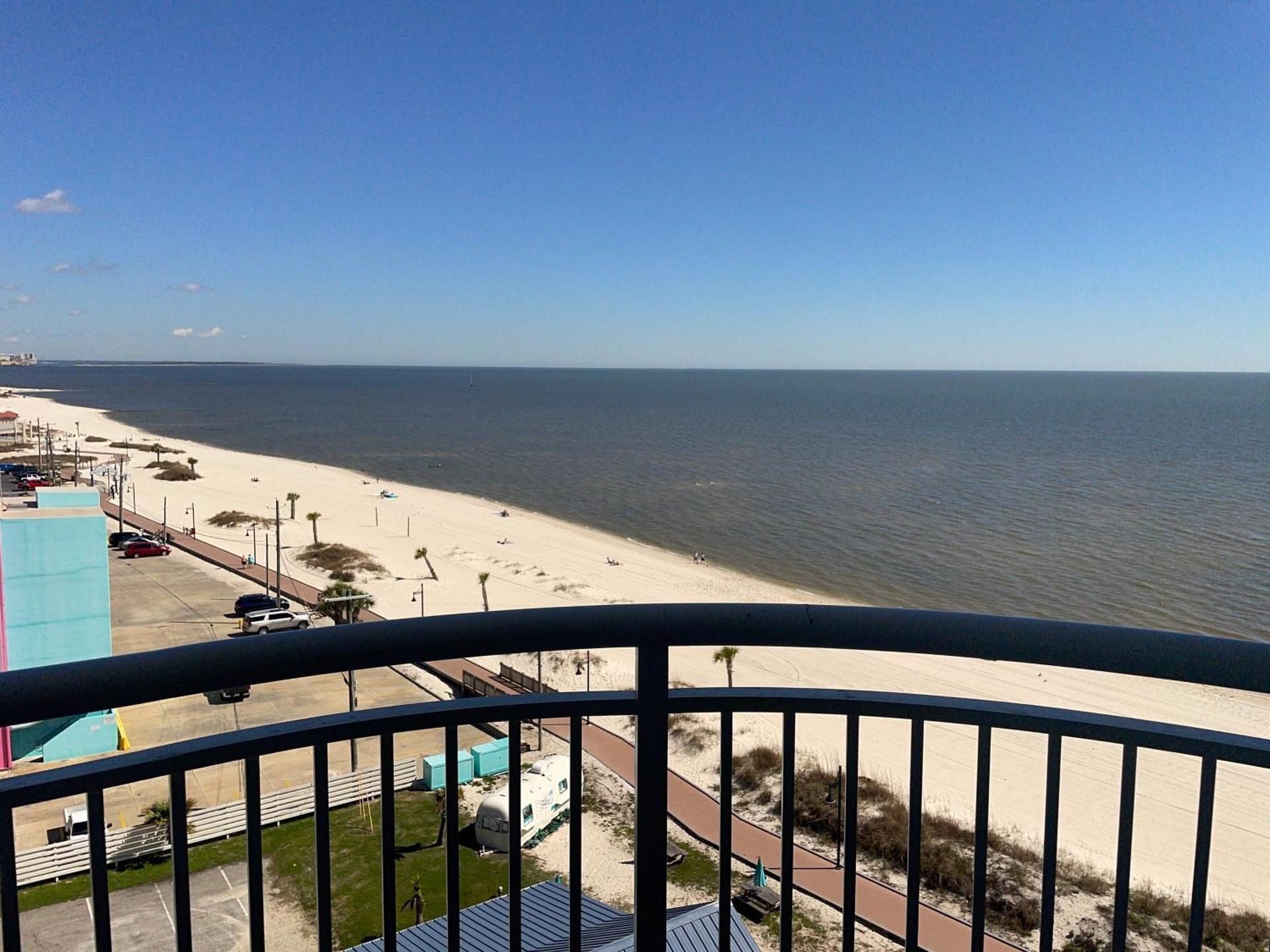 South Beach Biloxi Hotel & Suites One Bedroom Deluxe Suite, Partial Ocean View 2