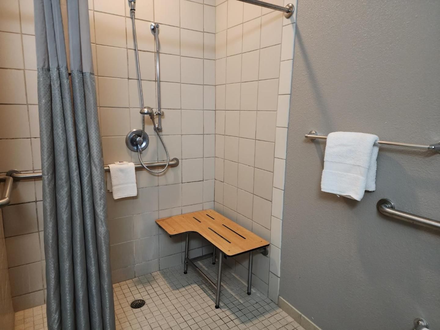 Double Room - Disability Access - Roll In Shower