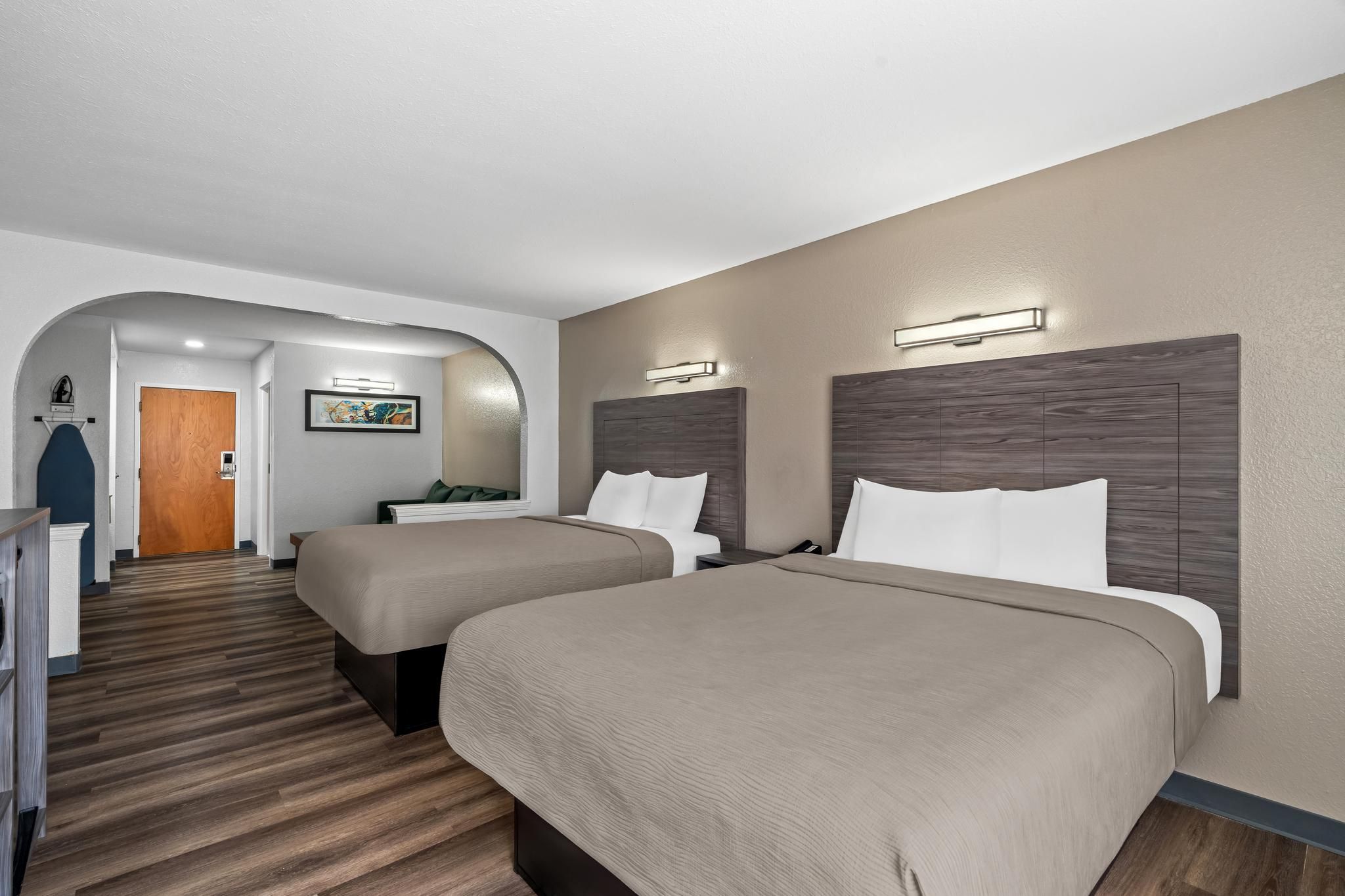 2 Double Beds, Suite, Nonsmoking