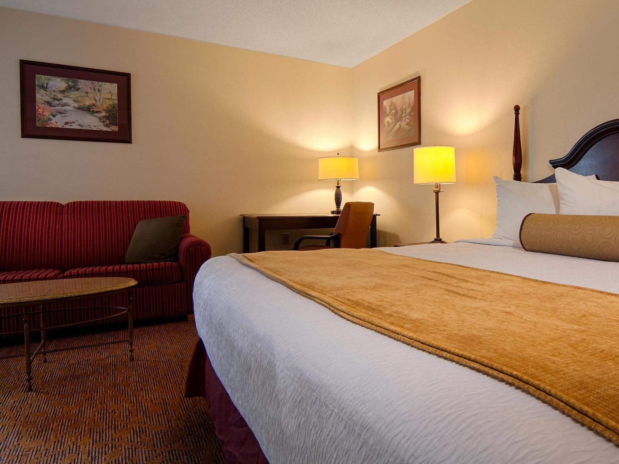 King Room with Bath - Disability Access/Non-Smoking