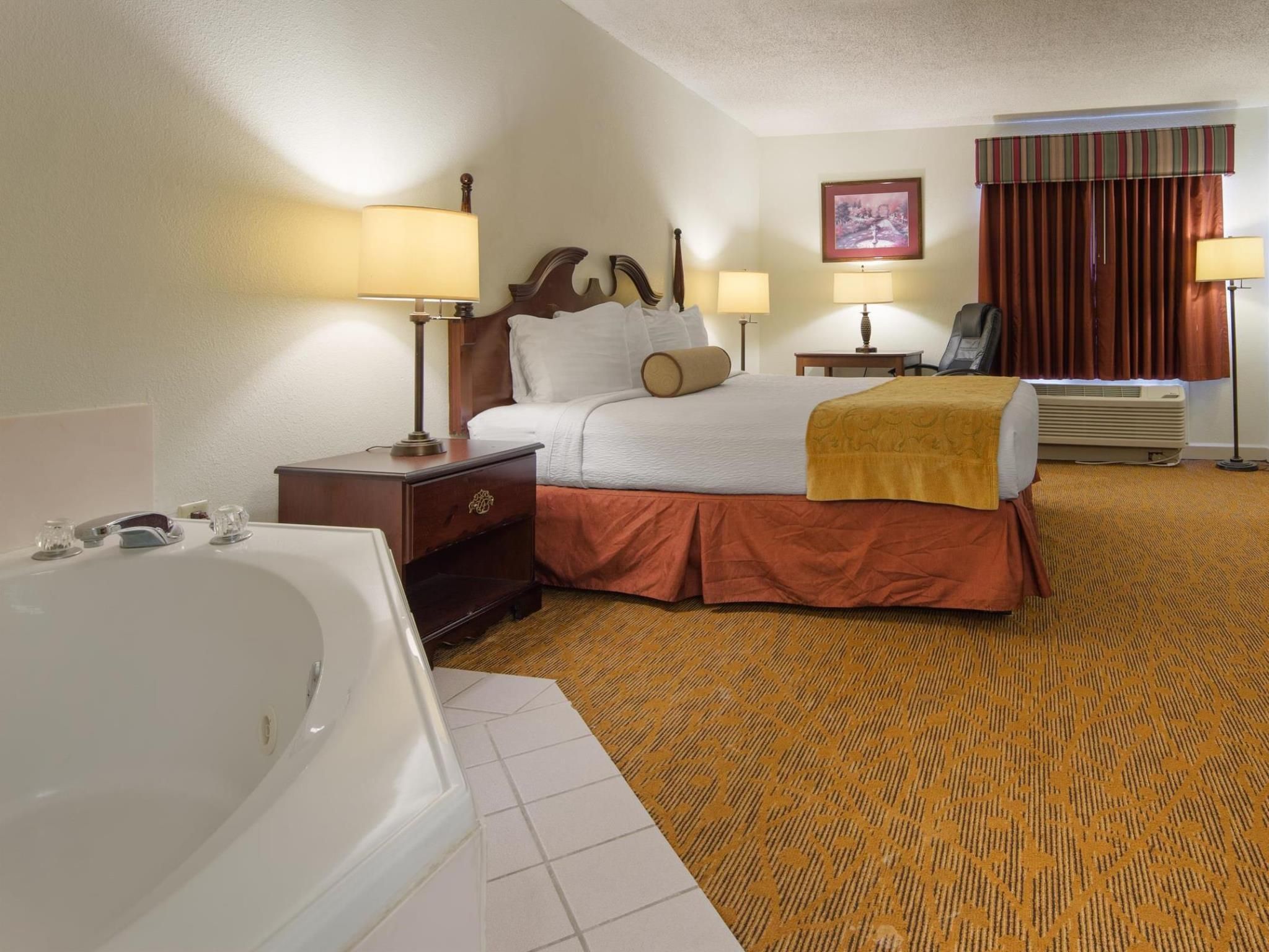 King Suite with Hot Tub