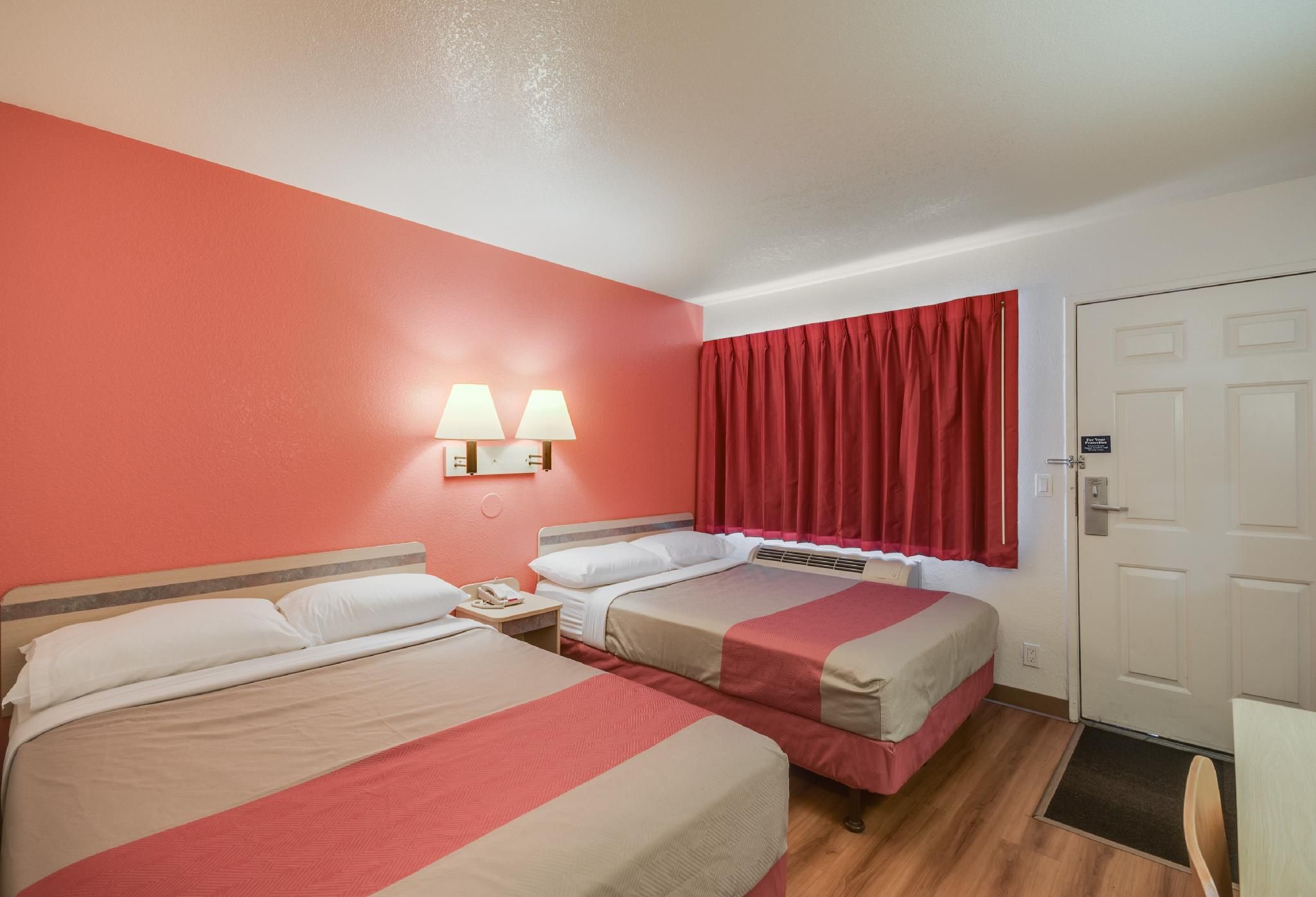 2 Full Beds Non-Smoking