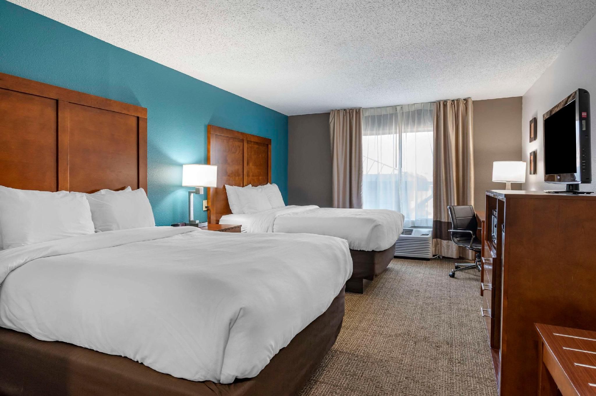 2 Queen Beds, Nonsmoking, Accessible