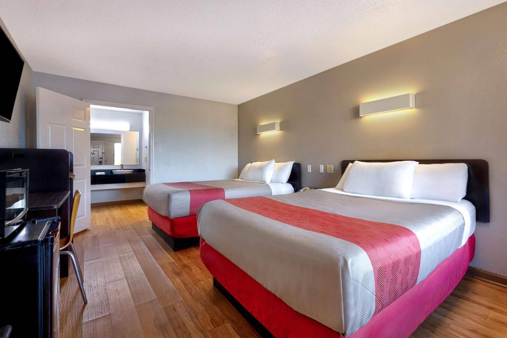 Queen Room with Two Queen Beds - Disability Access - Non-Smoking