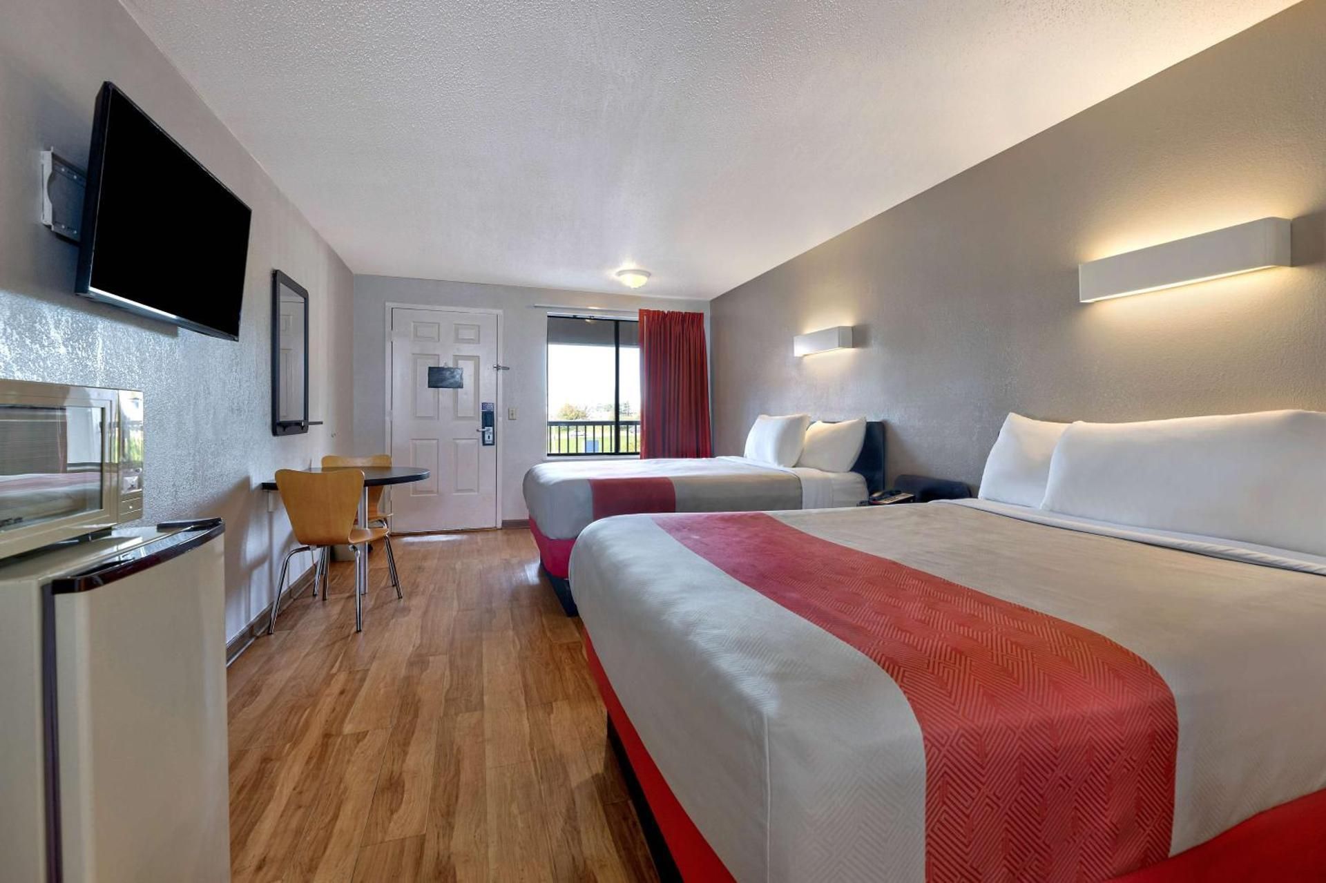 Queen Room with Two Queen Beds - Smoking