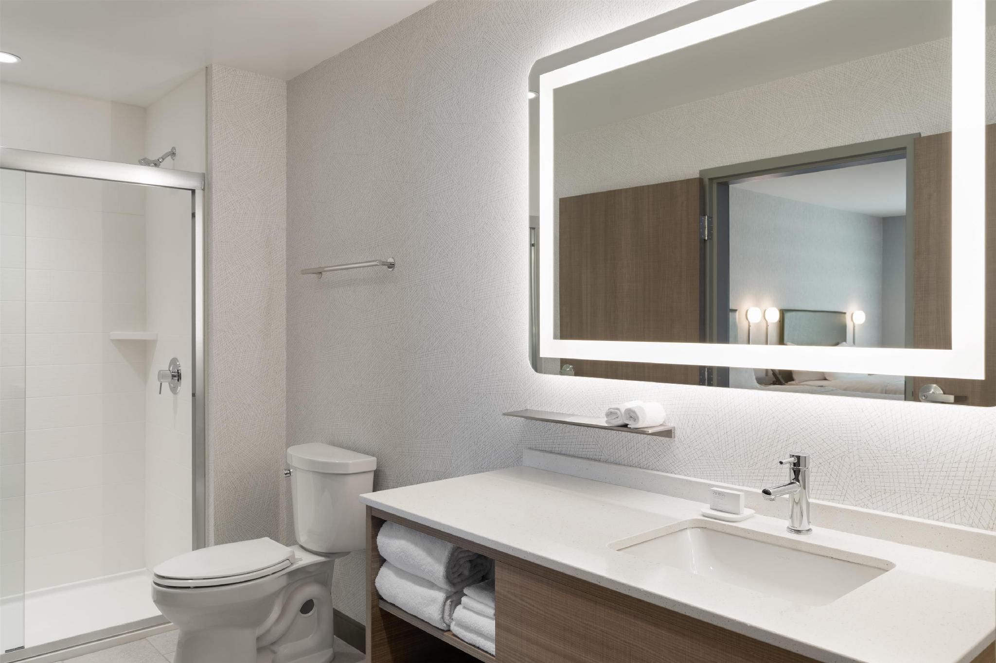 1 King Hearing Accessible Studio Suite