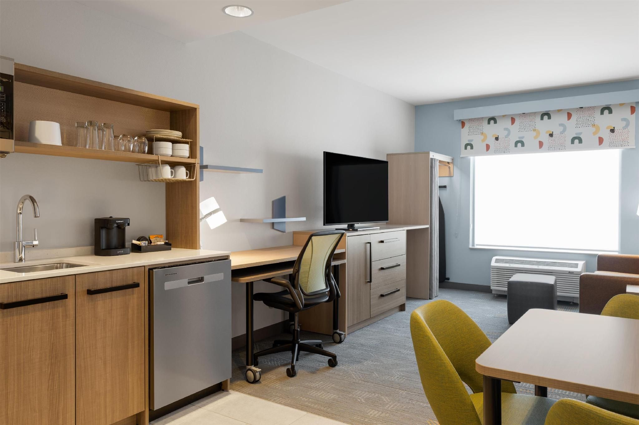 2 Queen Beds 1 Bedroom Suite