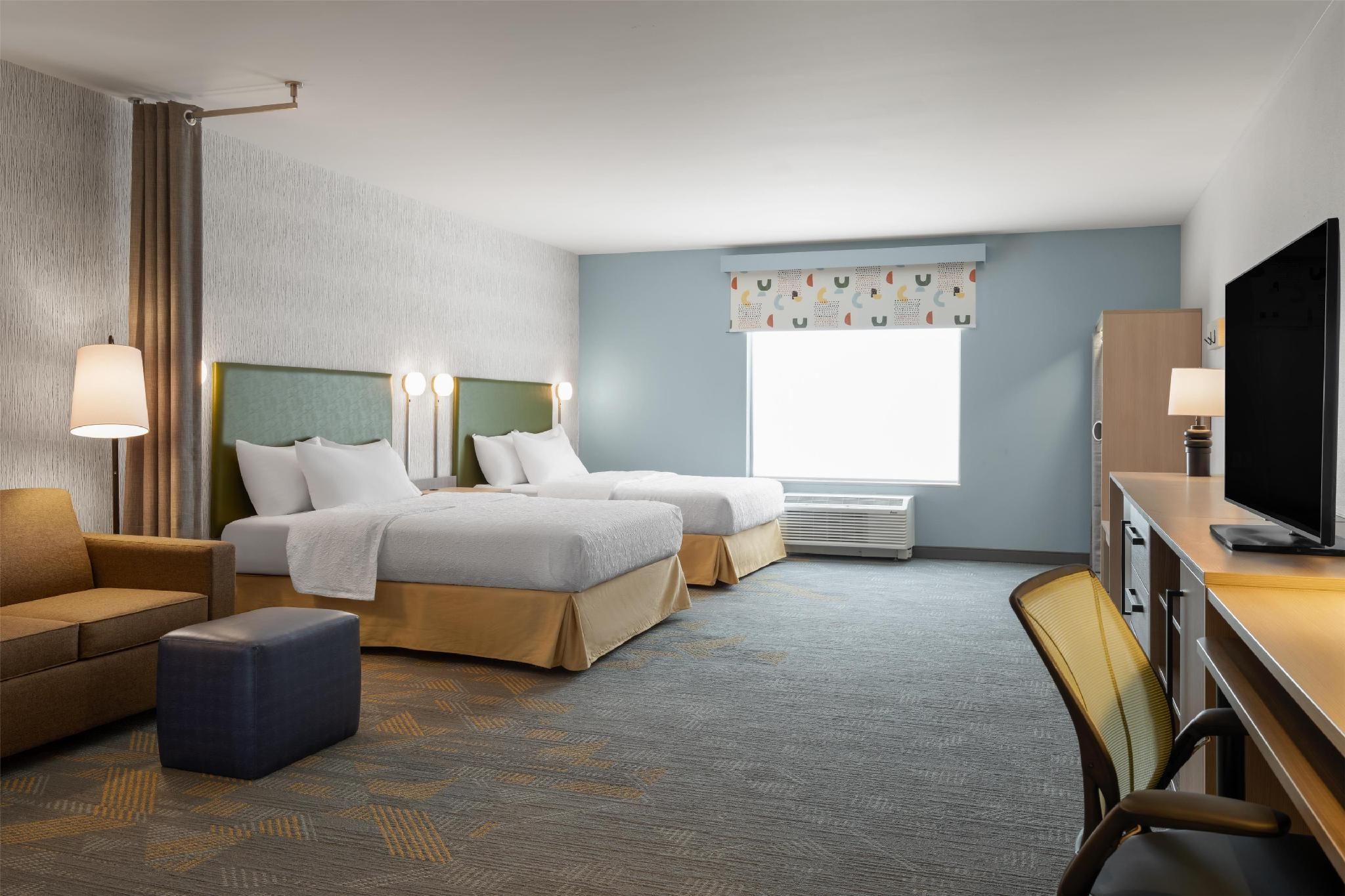 2 Qn Mobility/Hearing Access Tub Studio Suite