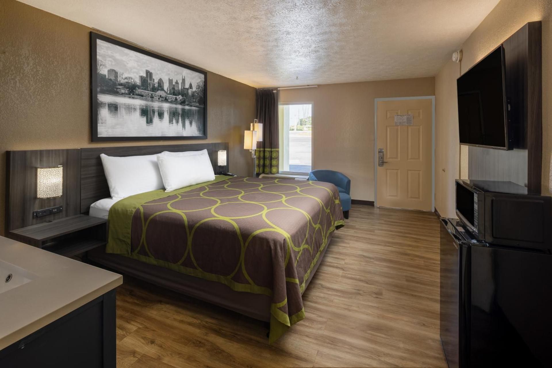 1 King Bed, Mobility Accessible Room, Roll-In Shower, Non-Smoking
