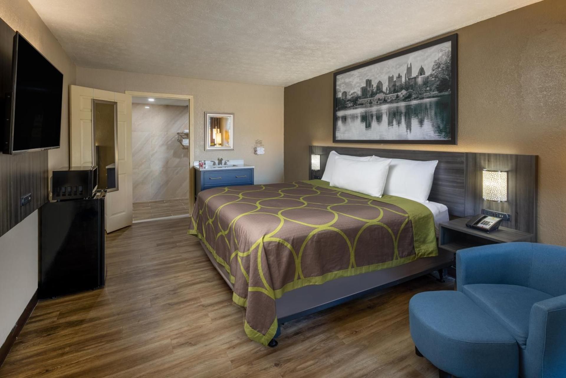 1 King Bed, Mobility Accessible Room, Roll-In Shower, Non-Smoking