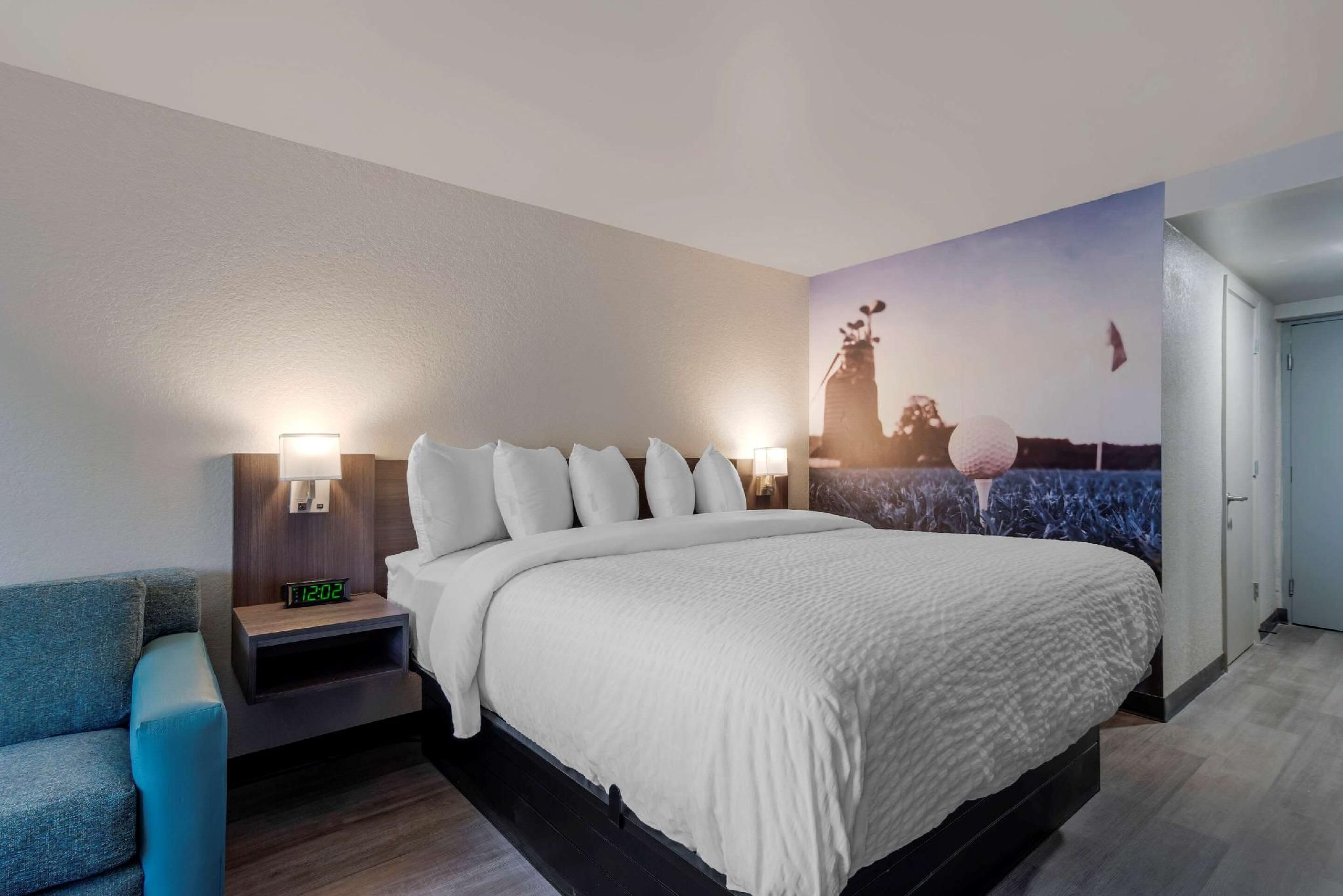 1 King Bed, Suite, Nonsmoking, Accessible